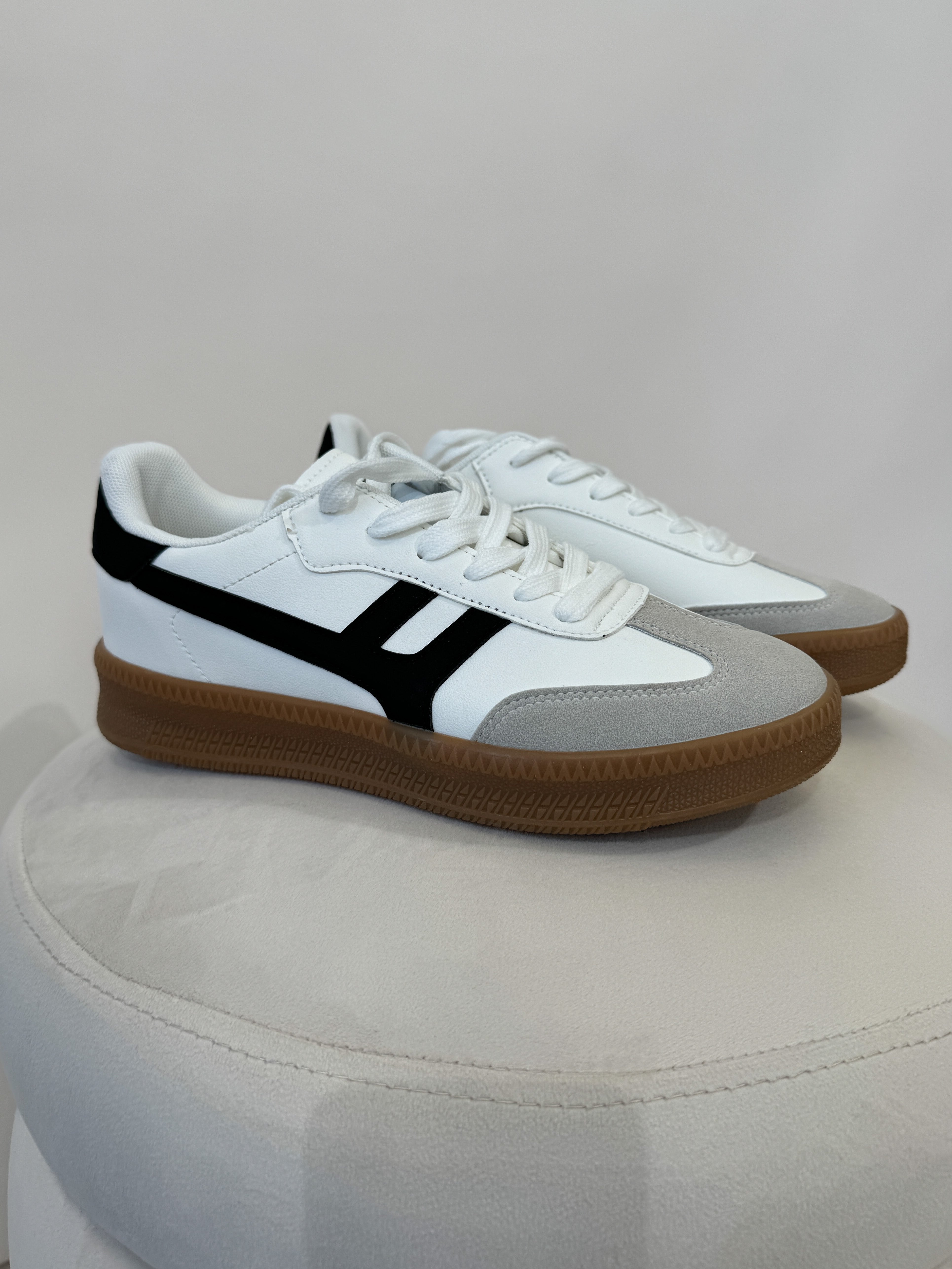 "Retro" cooler Sneaker - schwarz/weiß