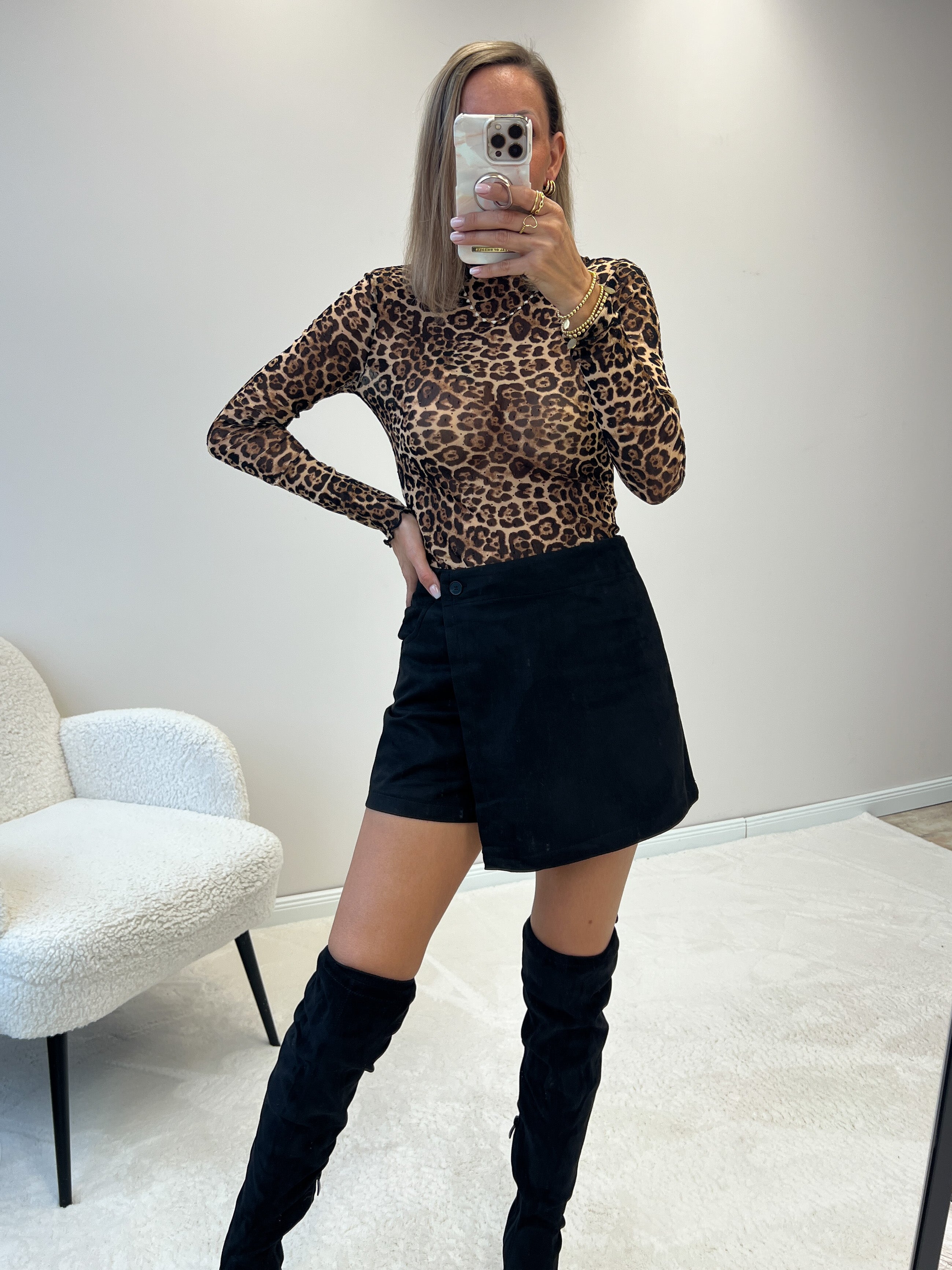 "Nella" sehr weicher Wildleder Skort - schwarz