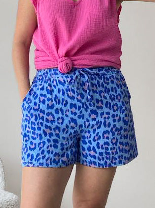 "Shorty Leo" Short aus Musselin - blau