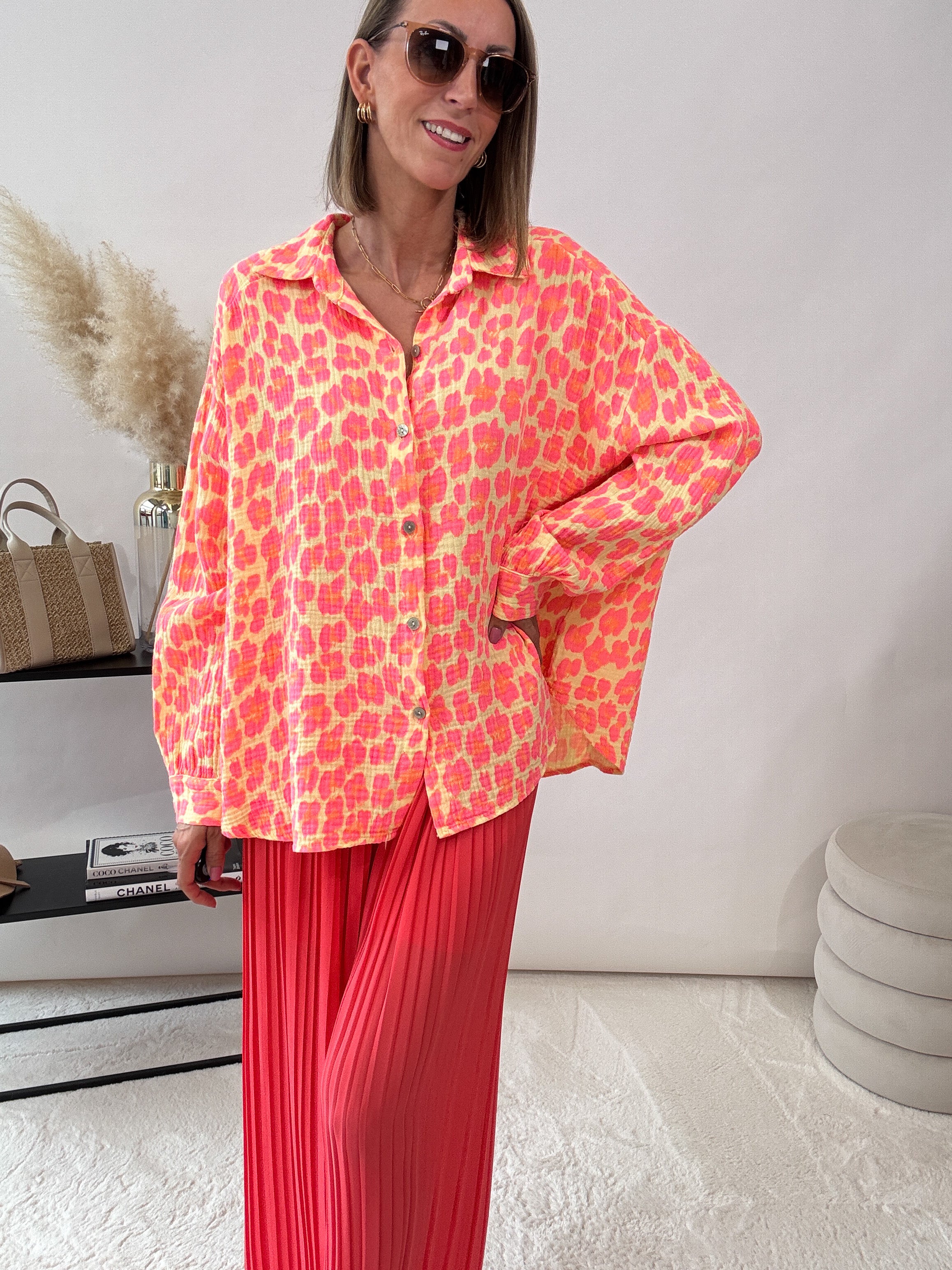 "Waffle 2.0 Leo Midi" kurze Musselinbluse - glowy yellow/pink