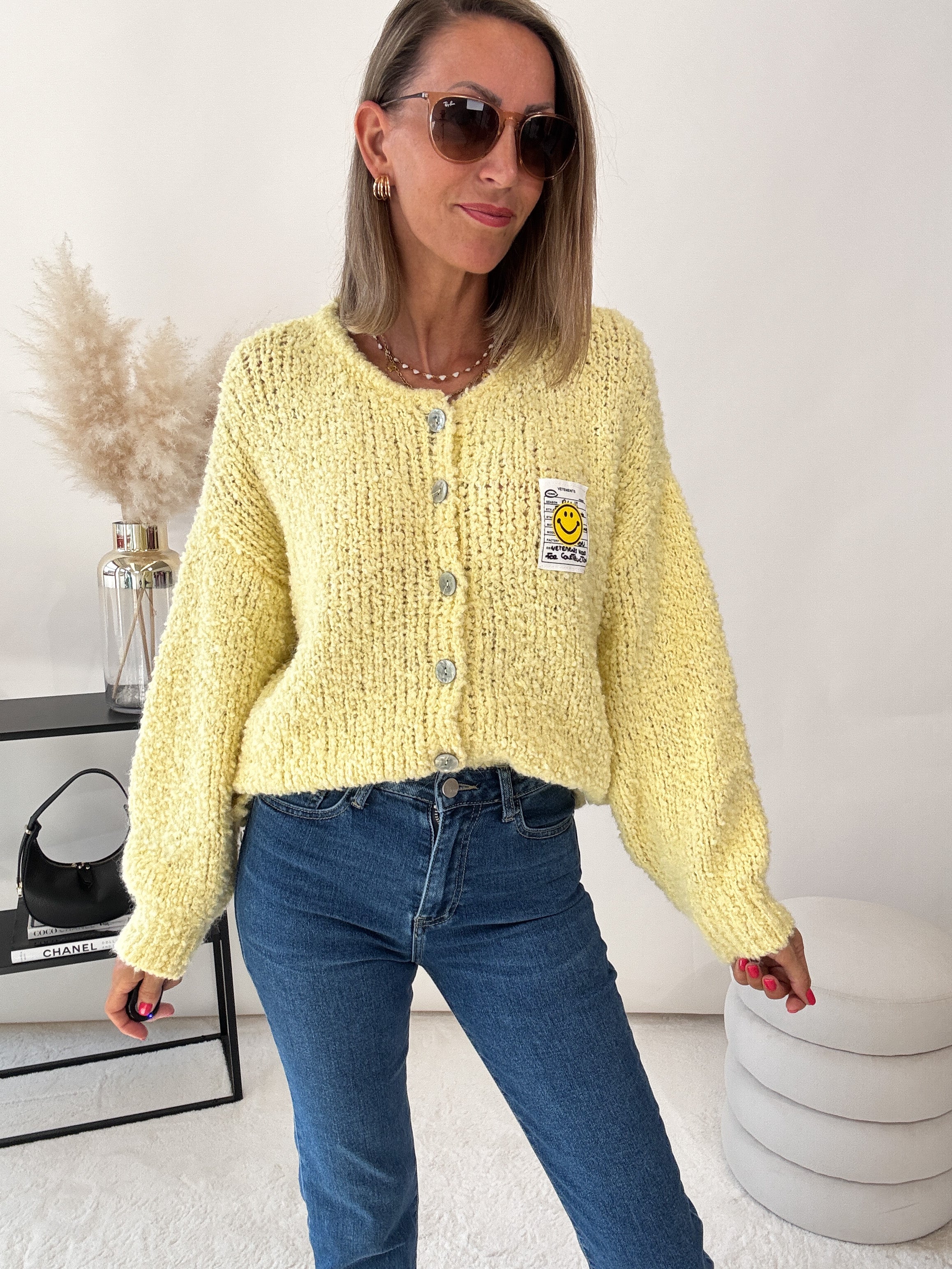"Bari" kuscheliger Boucle Cardigan- hellgelb