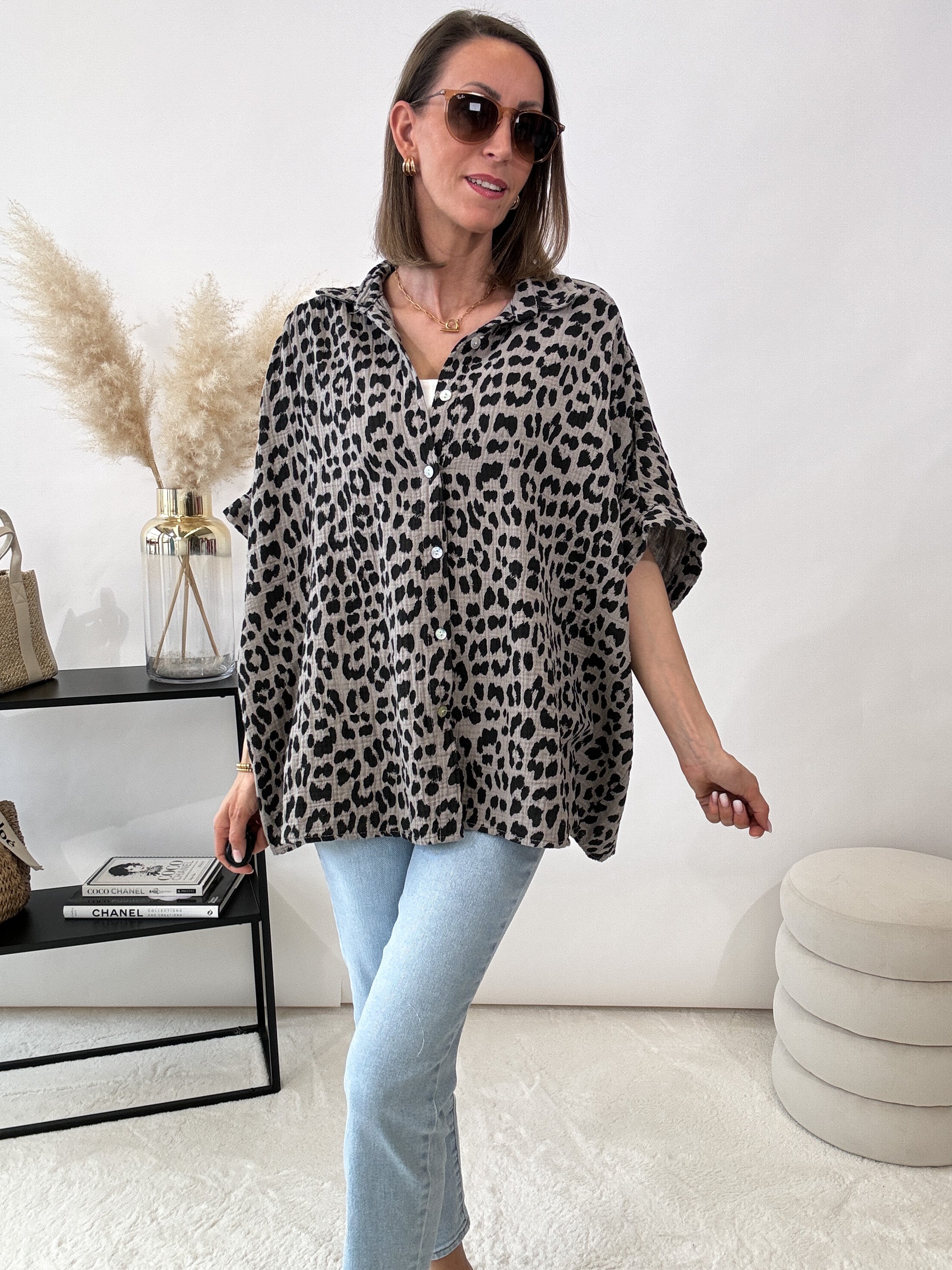 "Waffle Leo Midi Summer" Bluse aus Musselin - grau