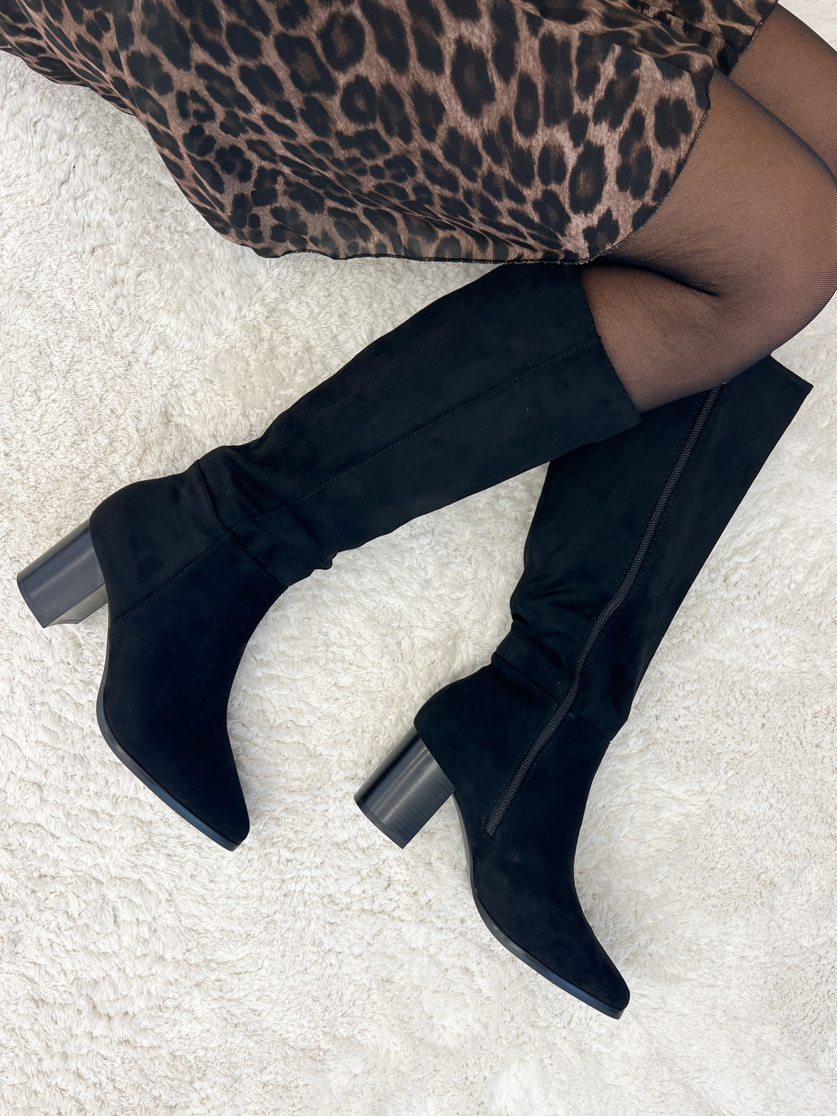"Beau 2.0" Stiefel mit Absatz in Wildlederoptik - schwarz