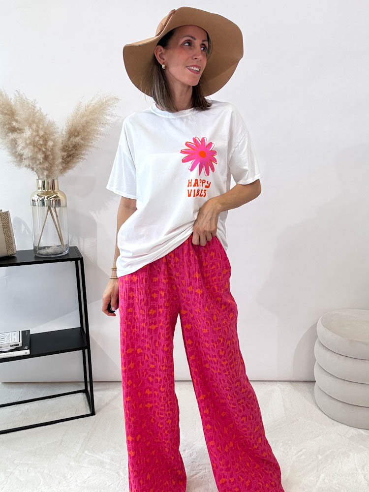 "Happy Vibes" Shirt mit Statement - weiß