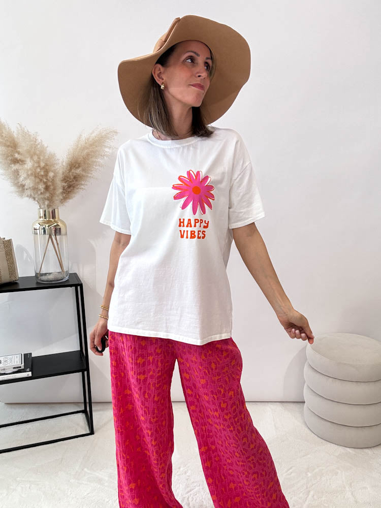 "Happy Vibes" Shirt mit Statement - weiß