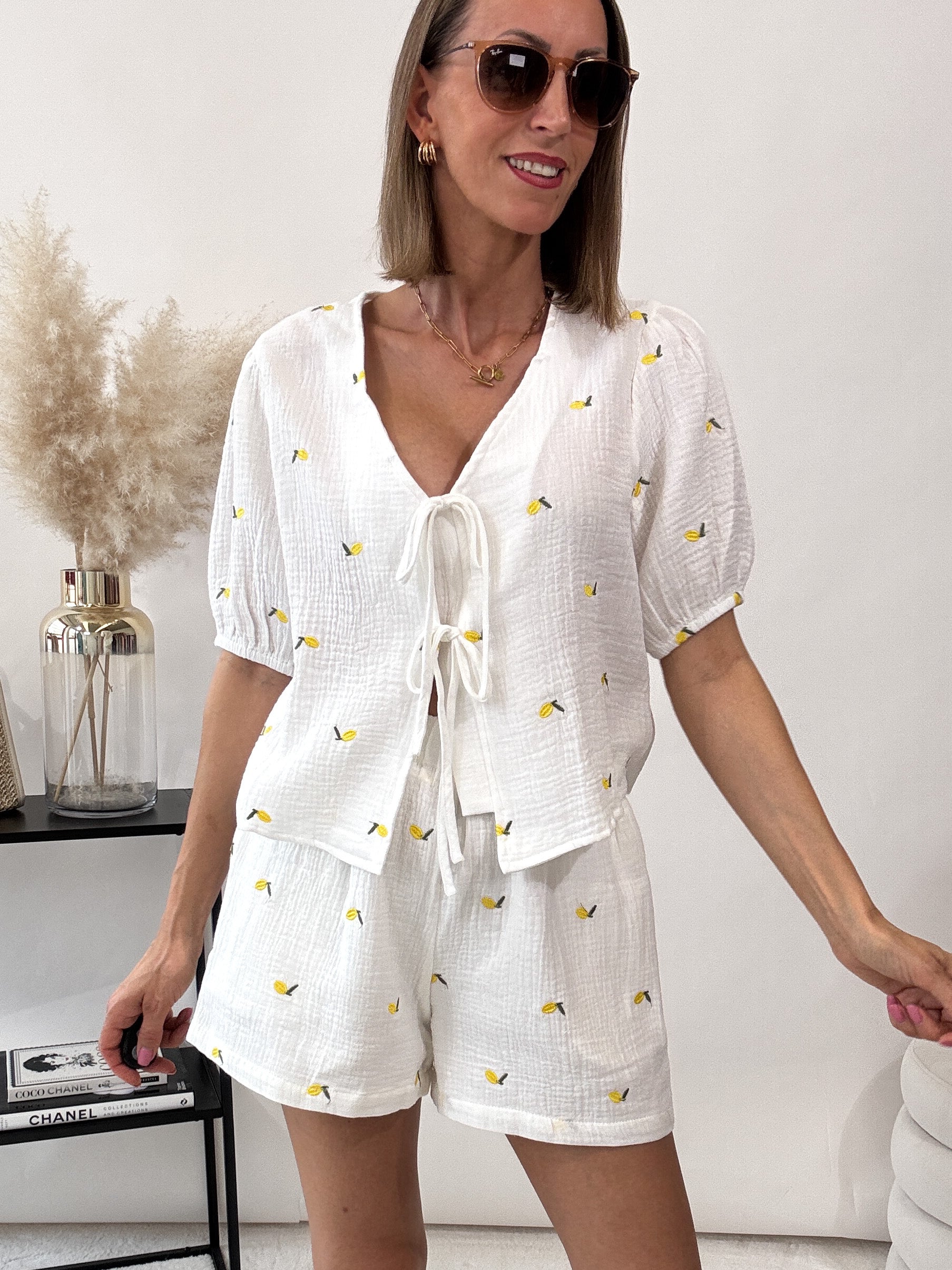 "Waffle Bow Lemon" Bluse mit Schleife (Musselin) - weiss