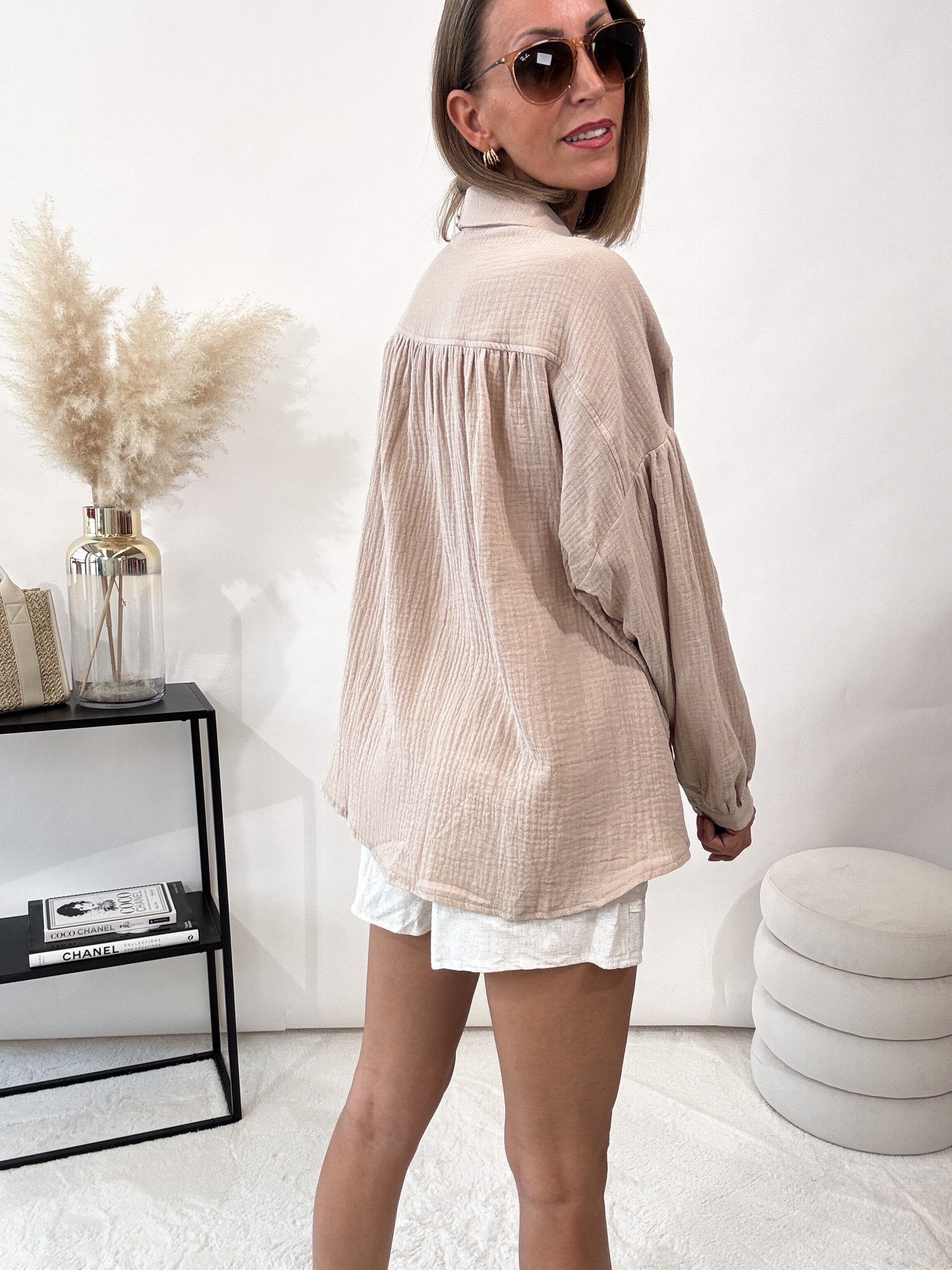 "Waffle Palm Midi" kurze Musselinbluse - taupe
