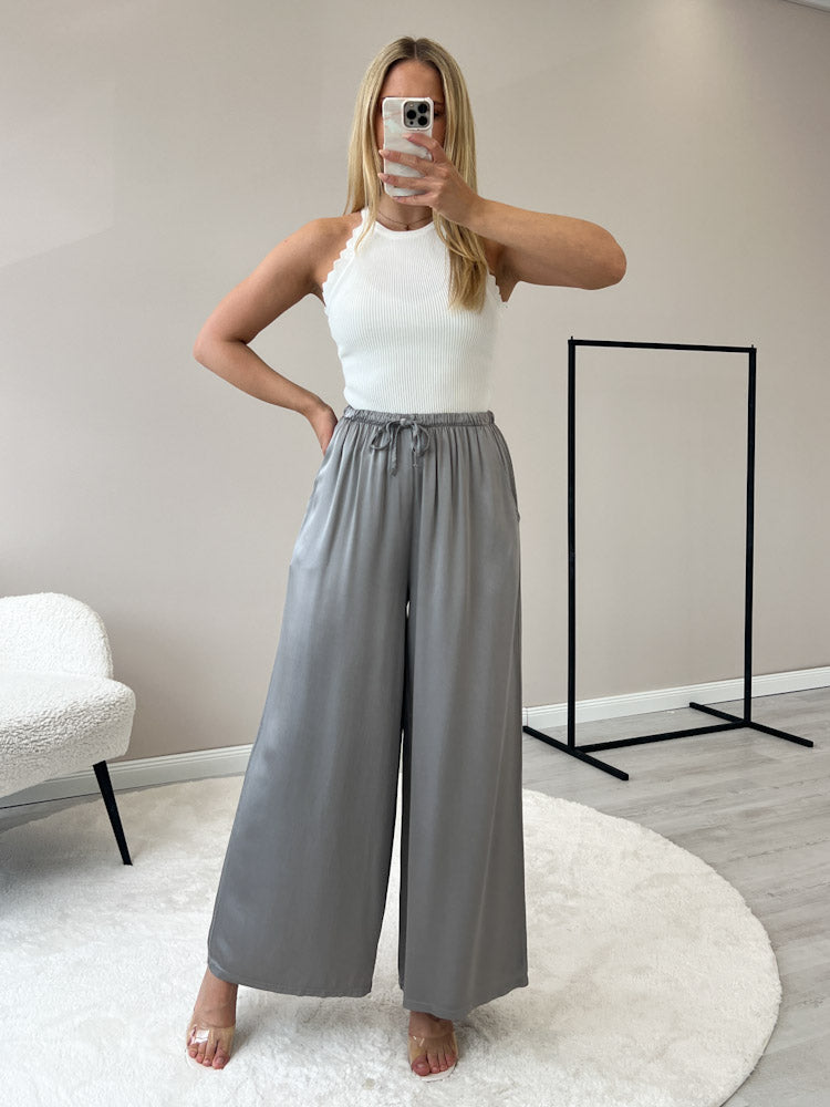 SILVER CLOUD LOOK