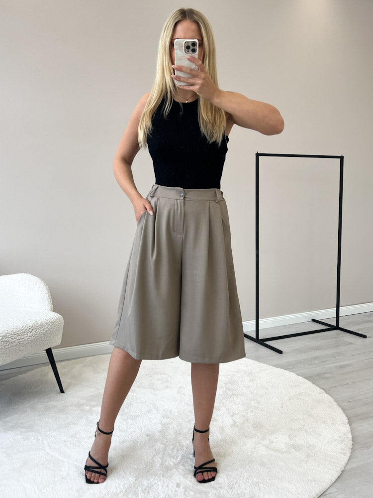 "Lagoon Line" tolle Bermuda Short - mocca