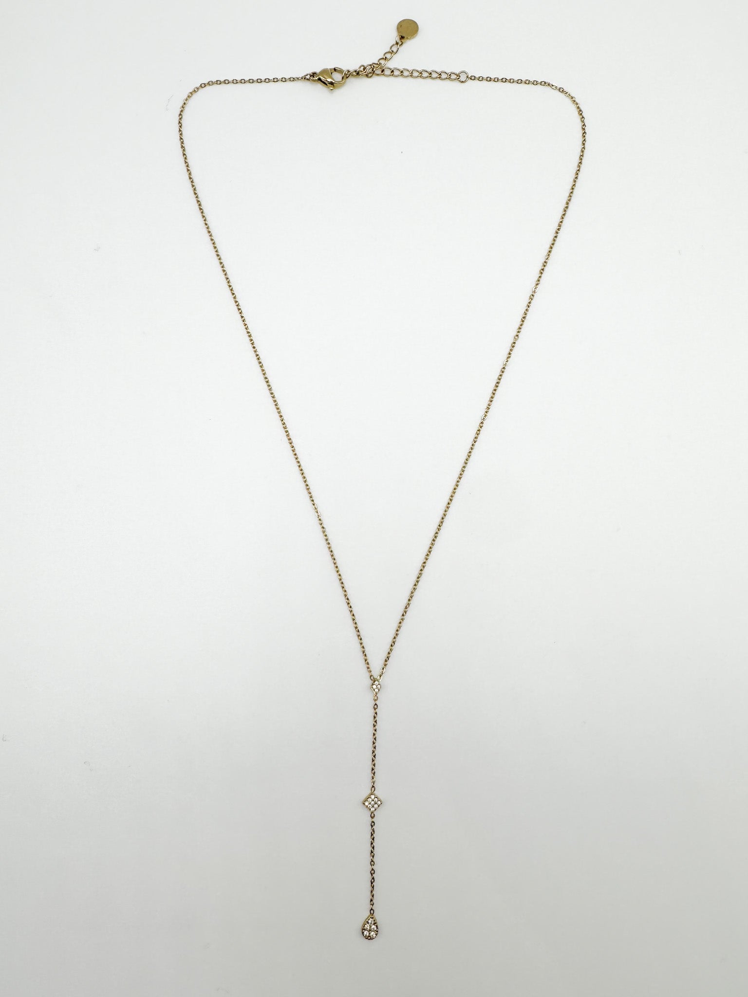 "Timeless Charm" feine Kette mit Glitzerdetaills - gold