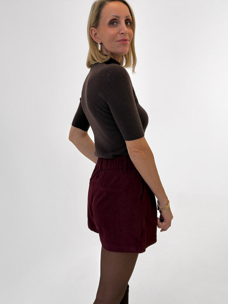 "Camilla" stylische Short aus Feinkord - bordeaux