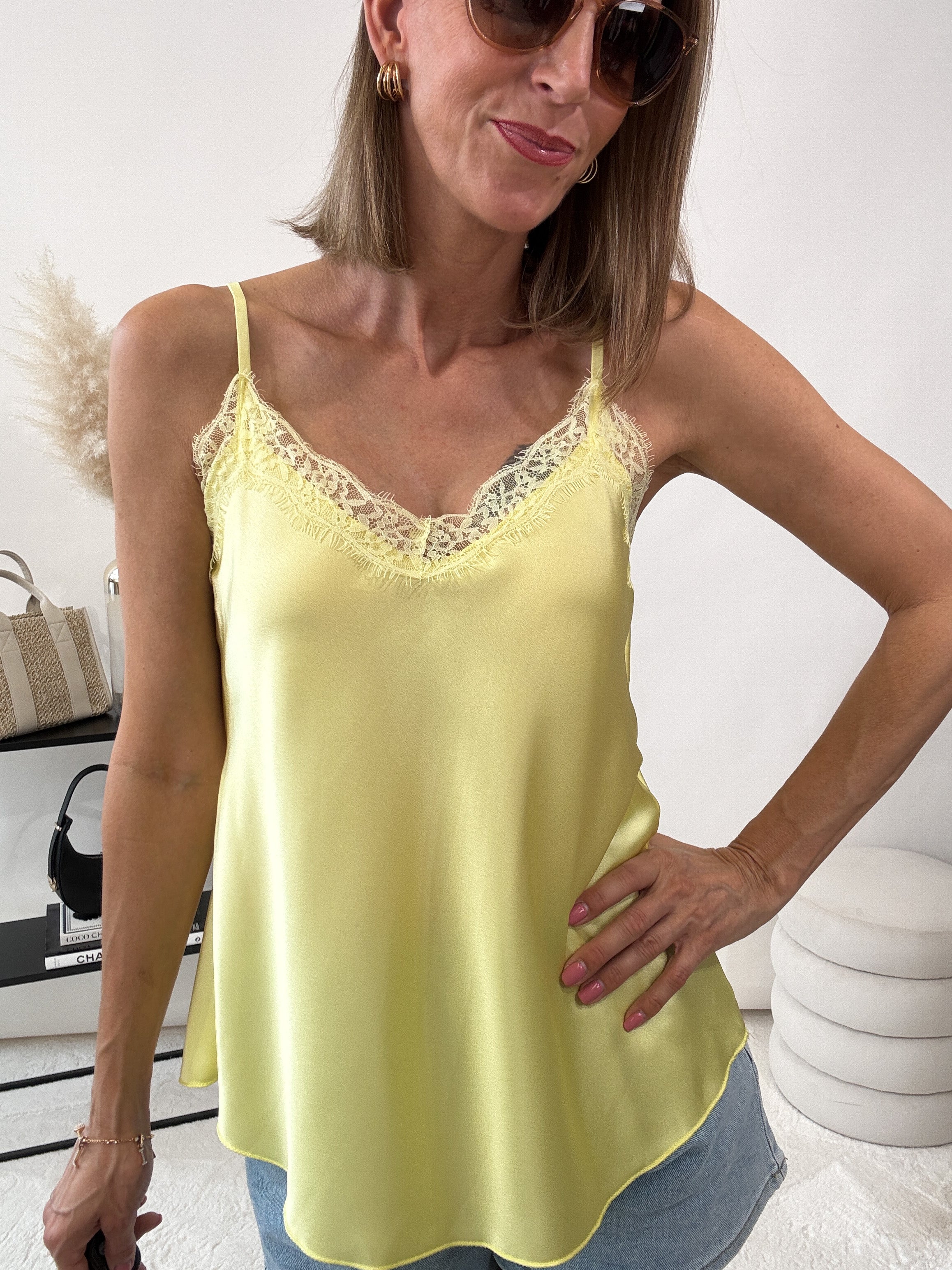 Lace Top mit weicher Spitze - gelb