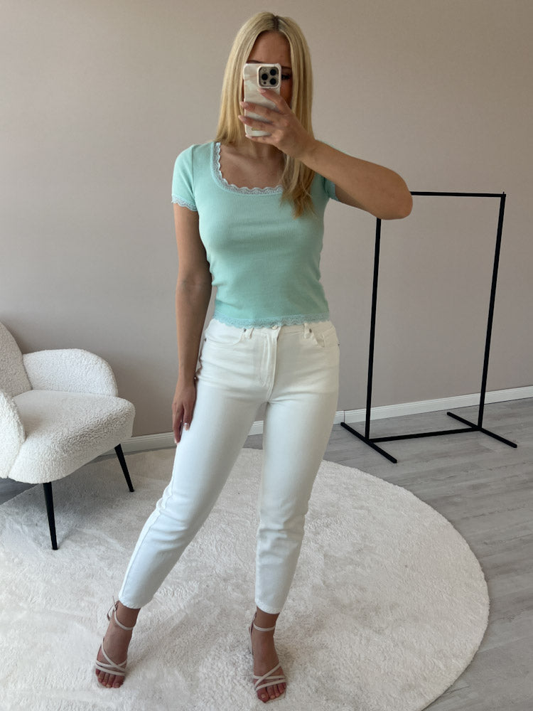 "Laura" tolles Spitzenshirt aus Baumwolle - mint
