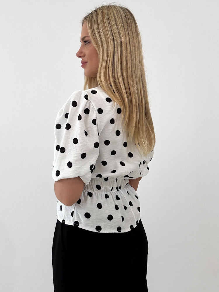 "Dot Darling" süße Bluse aus Viscose - weiß/ schwarz