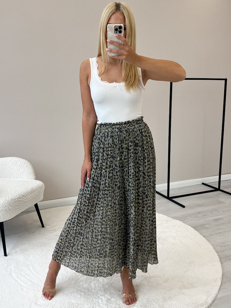 OLIVE LEO LOOK
