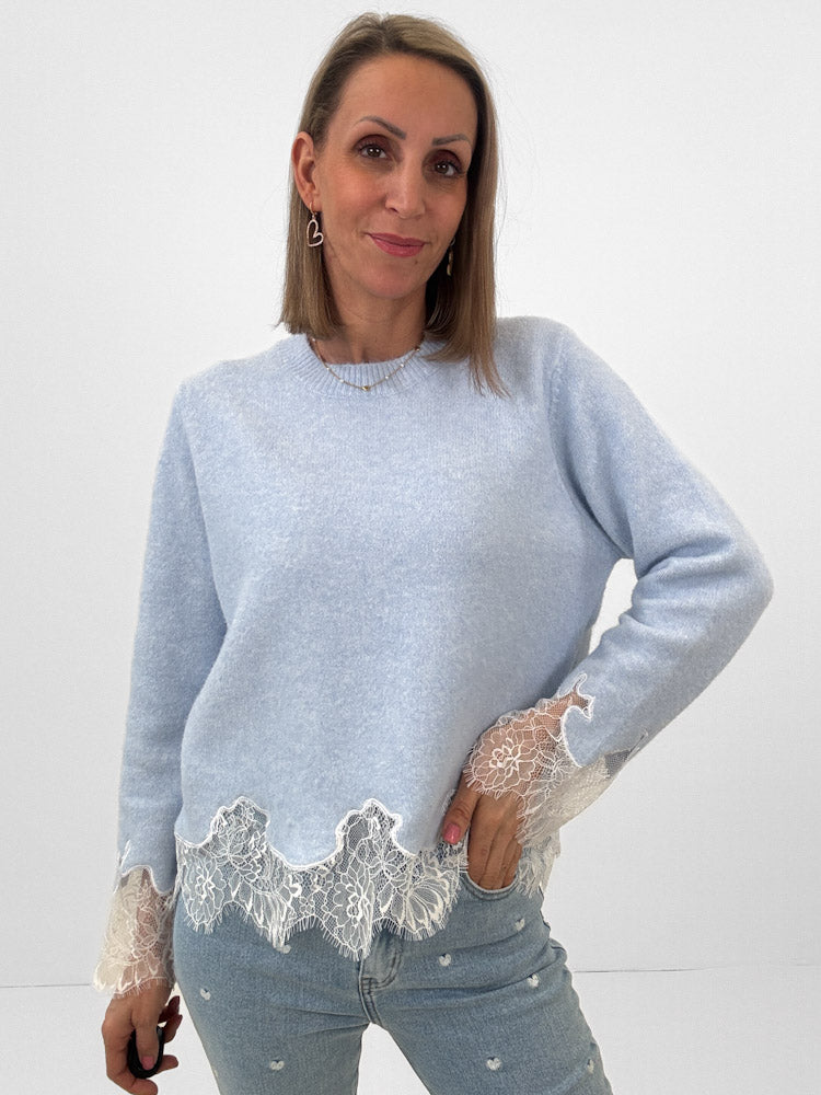 „Cesena Lace" süßer Pullover mit Spitzendetaills aus Viscose - Sky Blue