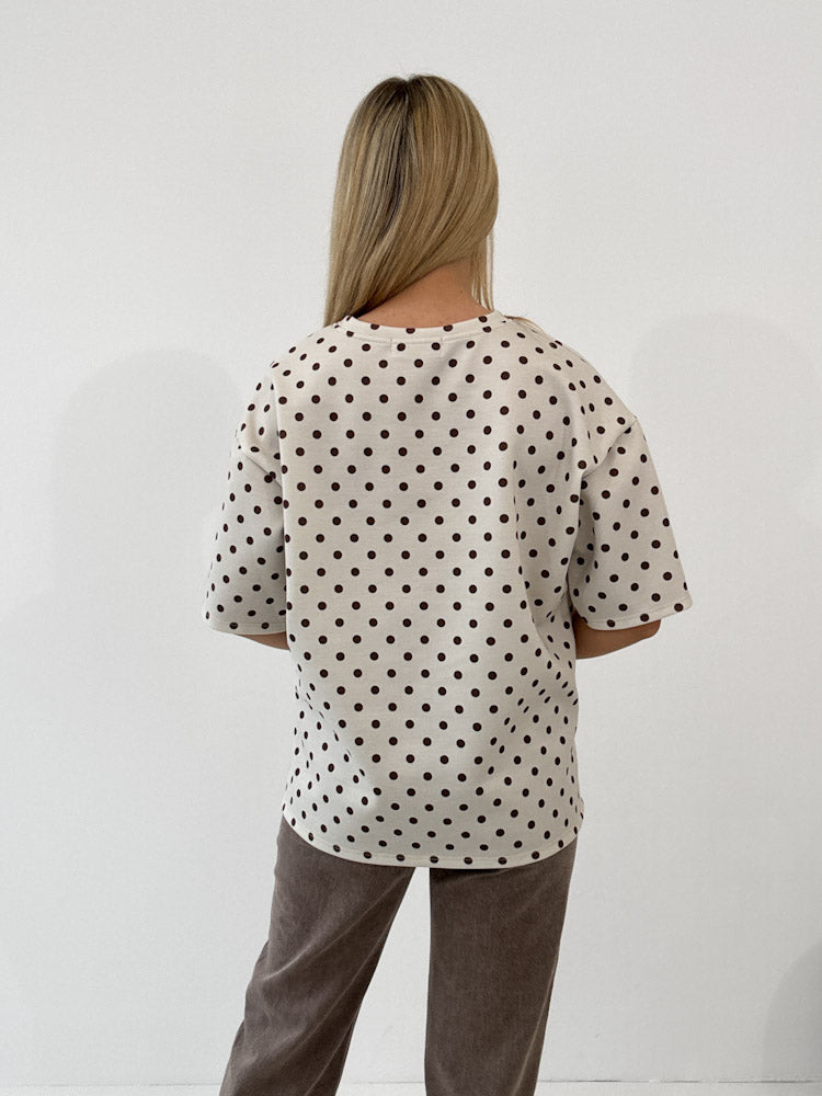 "Polka Dottie" weiches T-Shirt aus Viscose - beige/braun