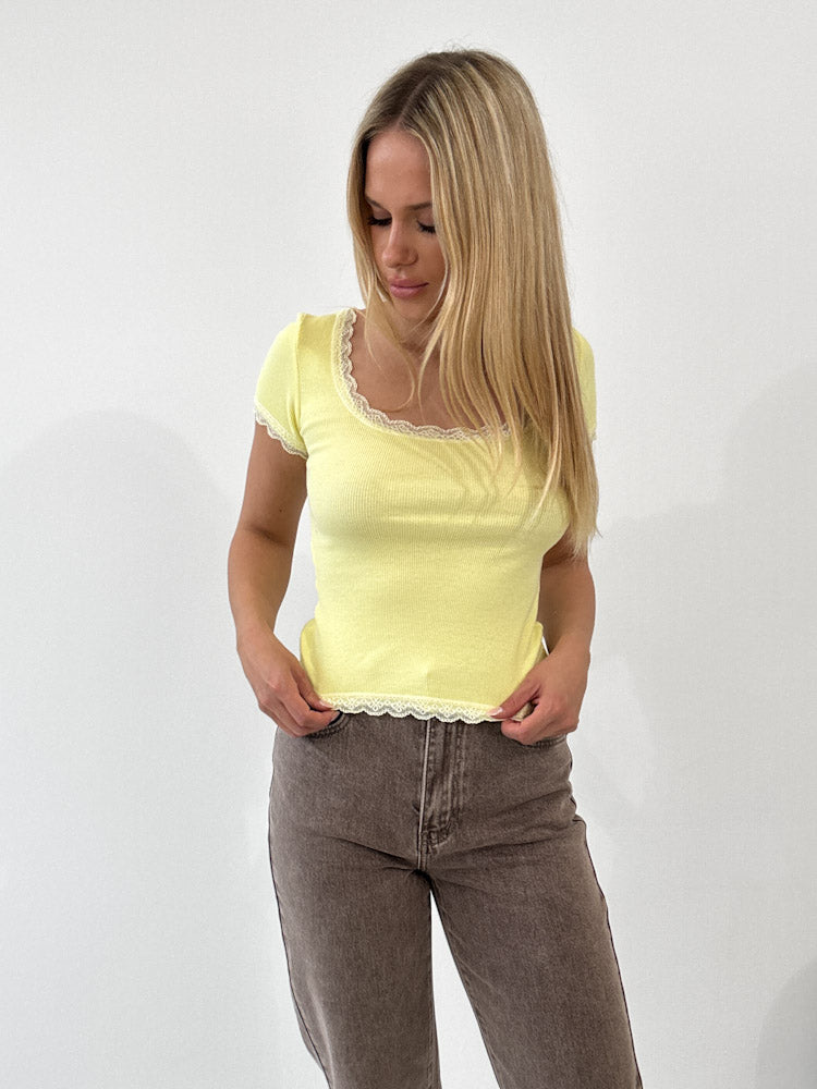 "Laura" tolles Spitzenshirt aus Baumwolle - hellgelb