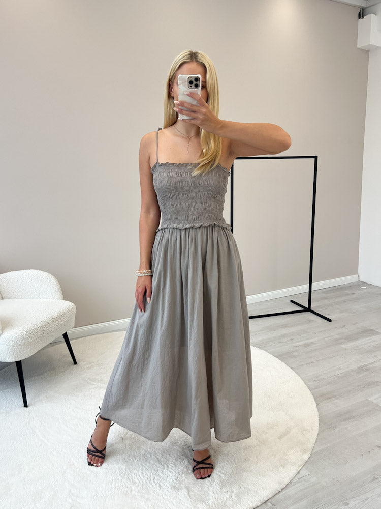 "Summer Breeze" - schönes Maxikleid aus Baumwolle - mocca