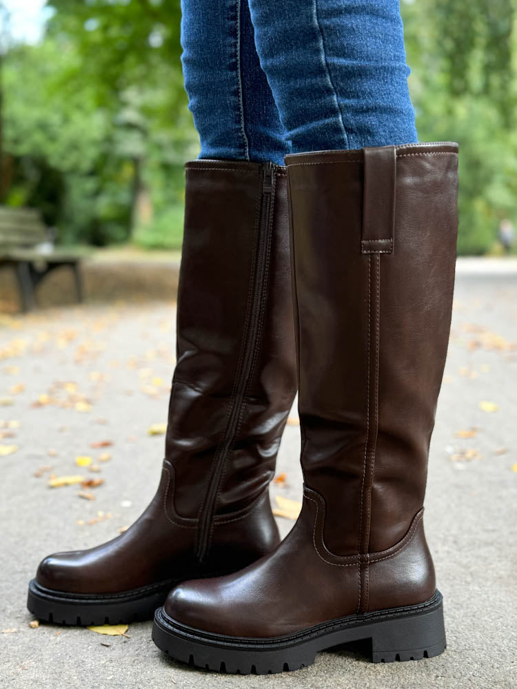 "Trendy High" Hoher Stiefel - braun