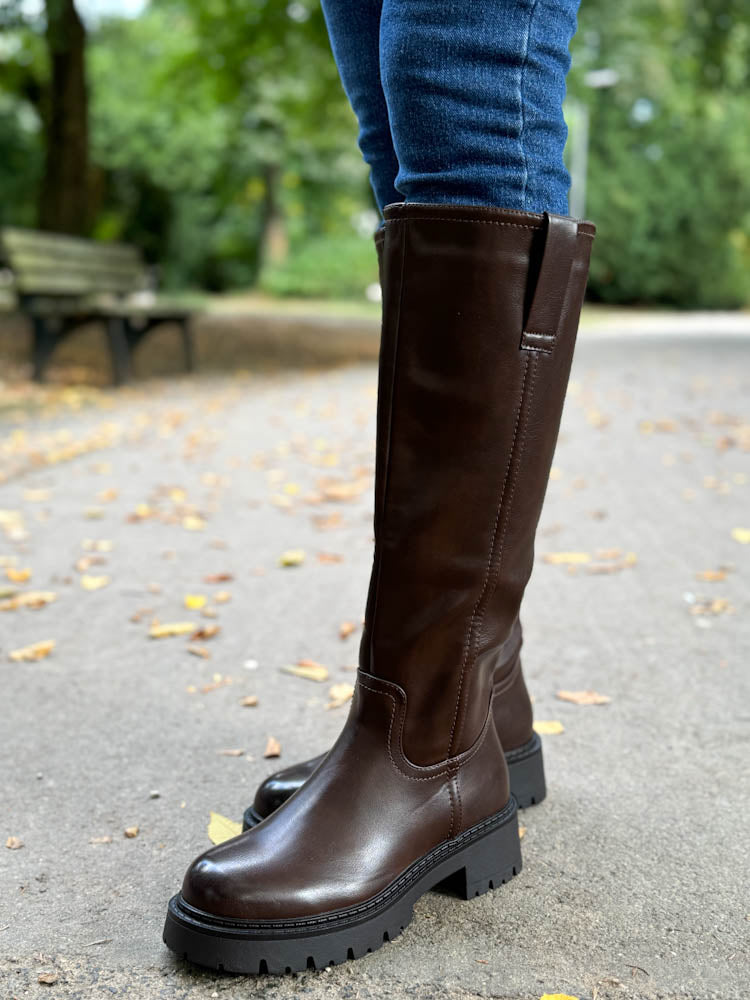 "Trendy High" Hoher Stiefel - braun