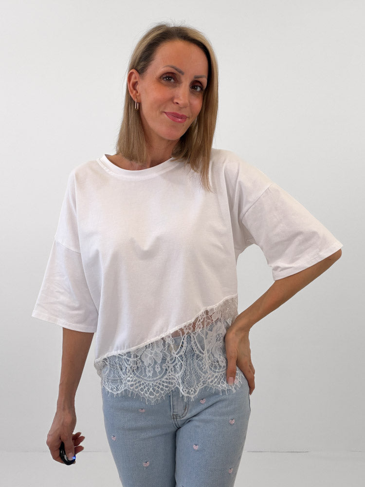 "Faro Lace" stylisches T-Shirt mit Spitzendetails - weiß