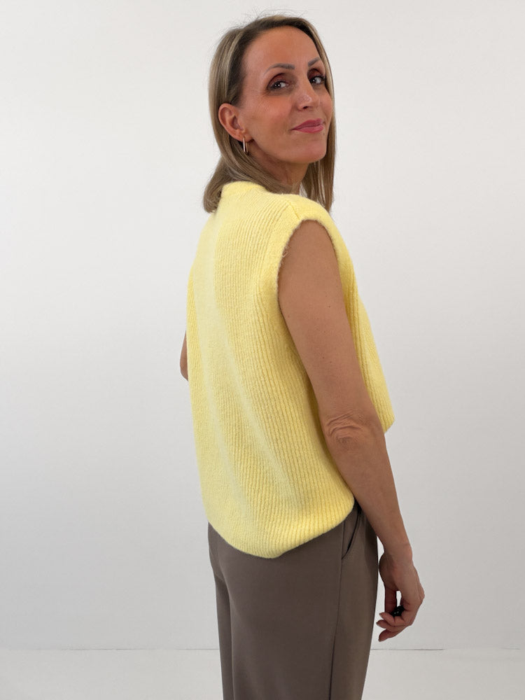 "Biella Vest" wunderschöne Strickweste aus Lana Wolle - sonnengelb