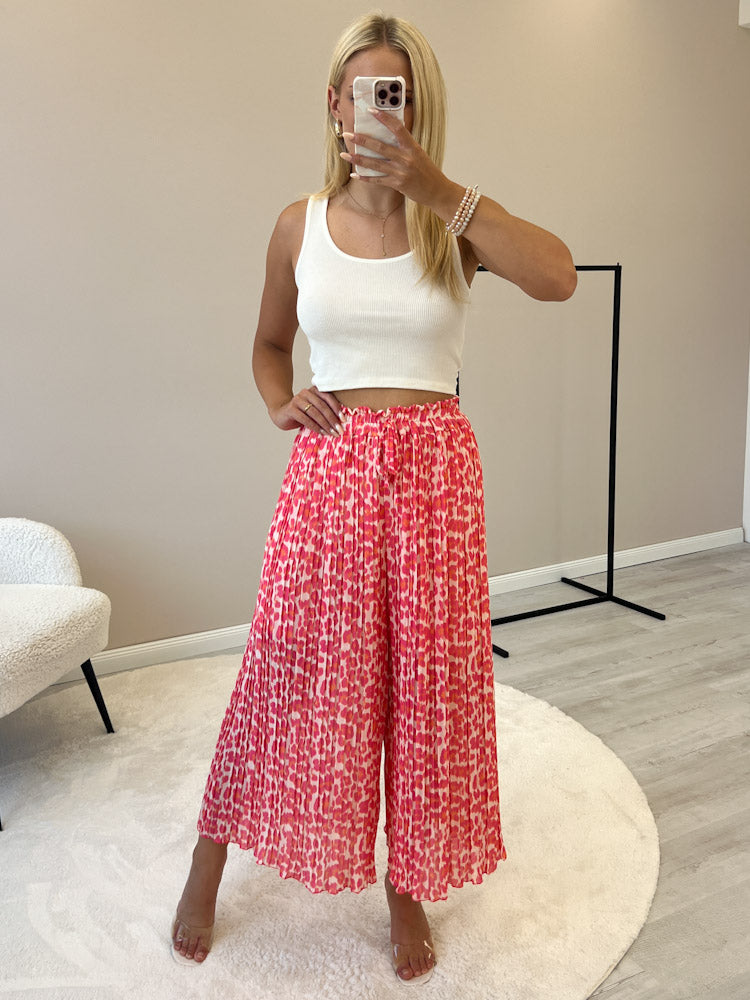 PINK LEO PARADISE