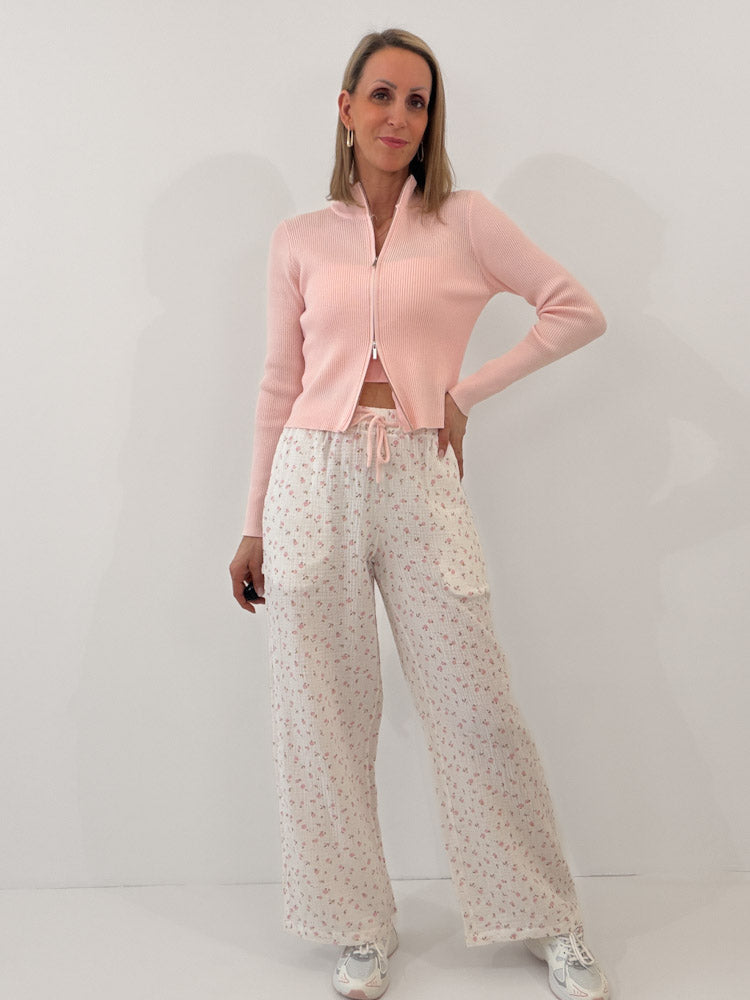 "Little Rosy Musselin Pants" süße Hose aus Baumwolle mit Blumenmuster - weiß/ rosa