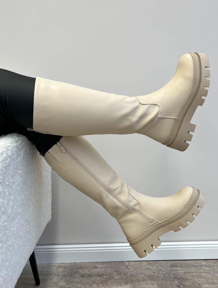 "Myla High" Hoher Stiefel - beige