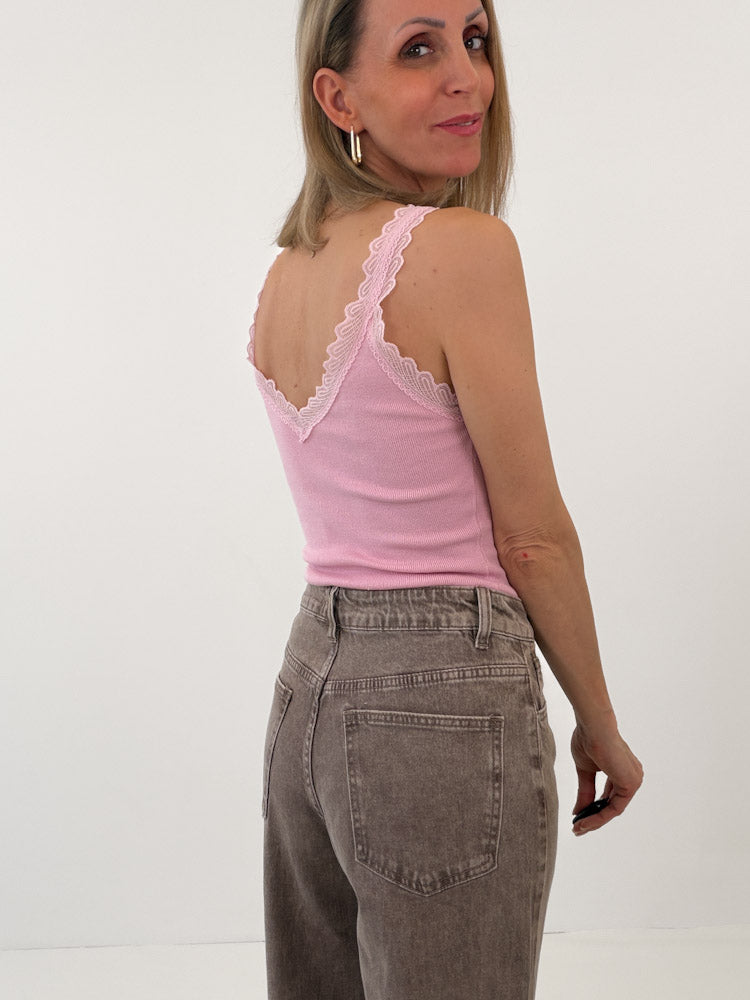 "Veria" weiches Top mit Spitzendetails aus Viscose - rosa