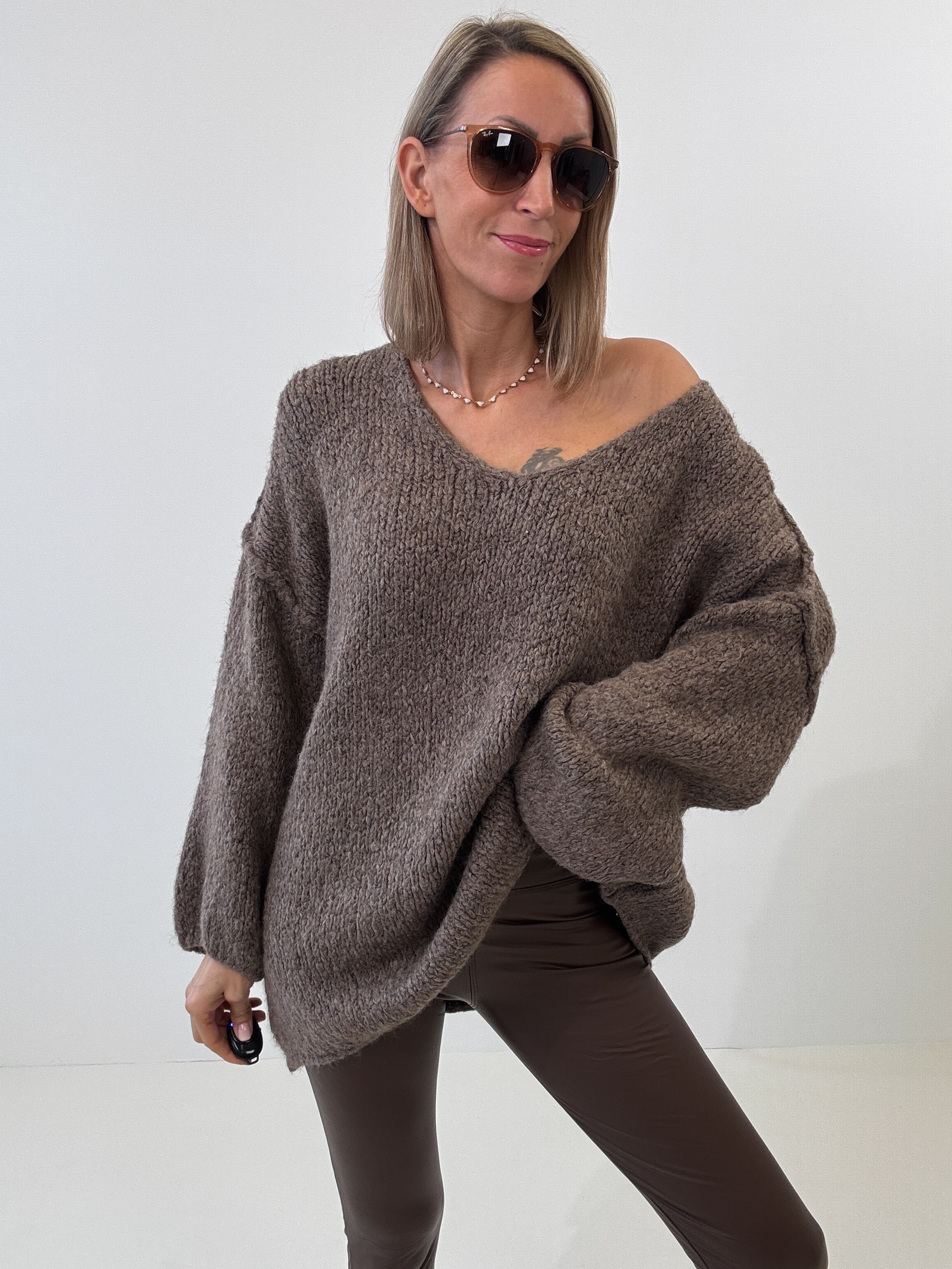 "Cosy V" kuscheliger Wollpulli - hellbraun