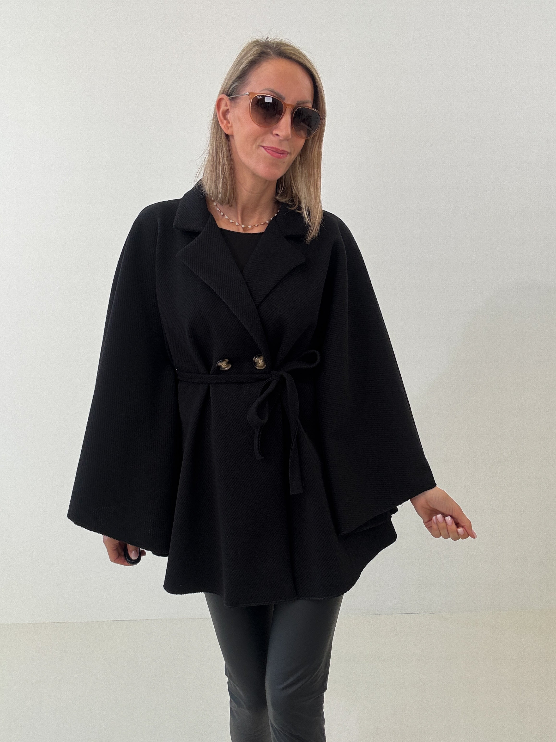 "Piacenza" schöner Poncho - schwarz