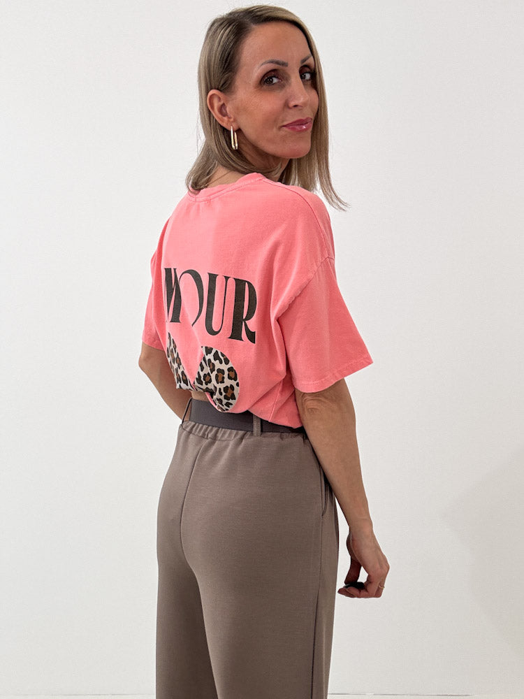"Amour Leo" Shirt mit Statement - coral
