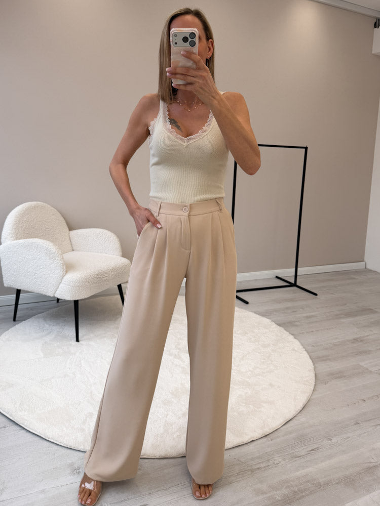 "Veria" weiches Top mit Spitzendetails aus Viscose - beige