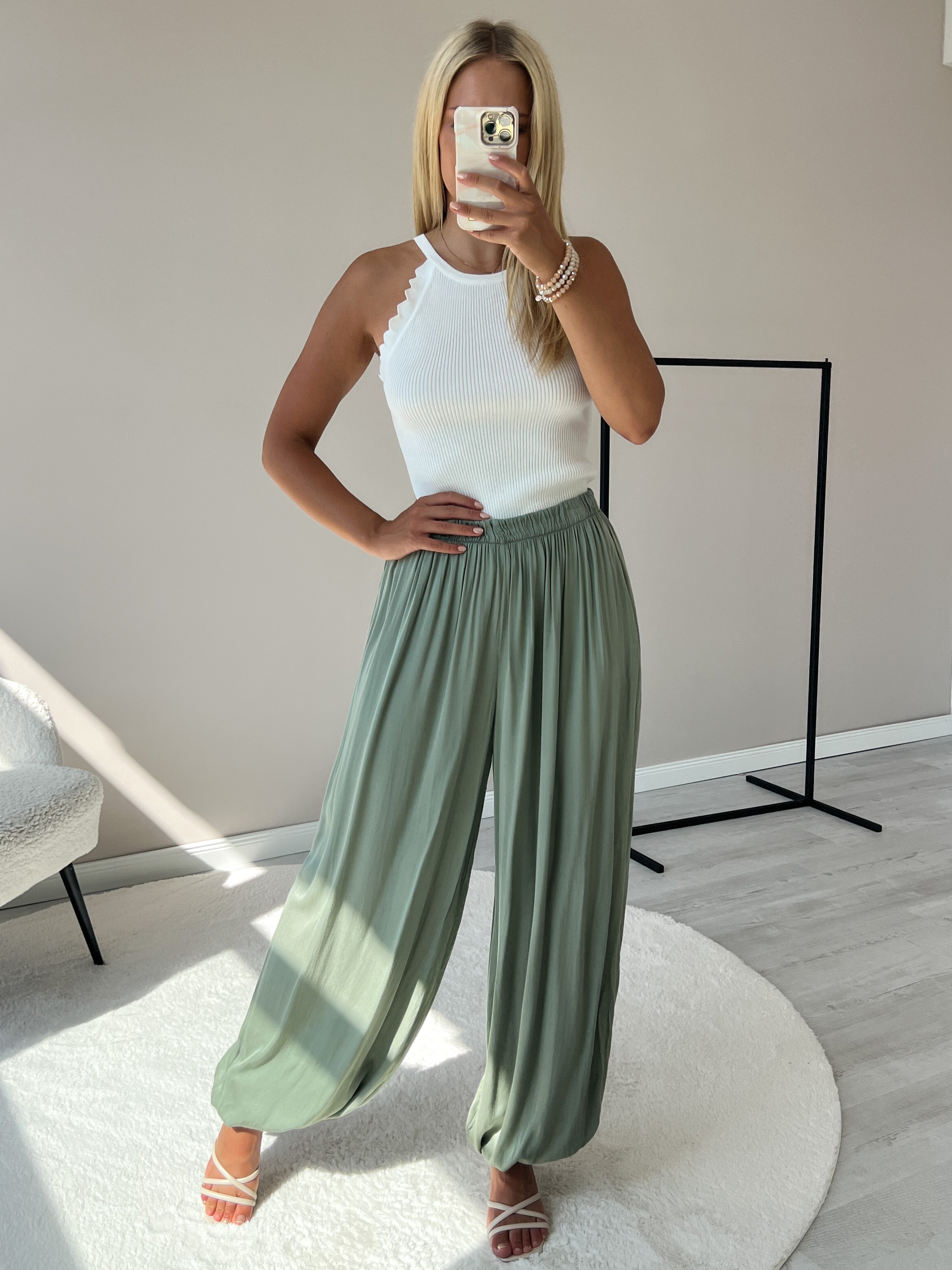 "Parga" weiche Pumphose aus Viscose - matcha grün