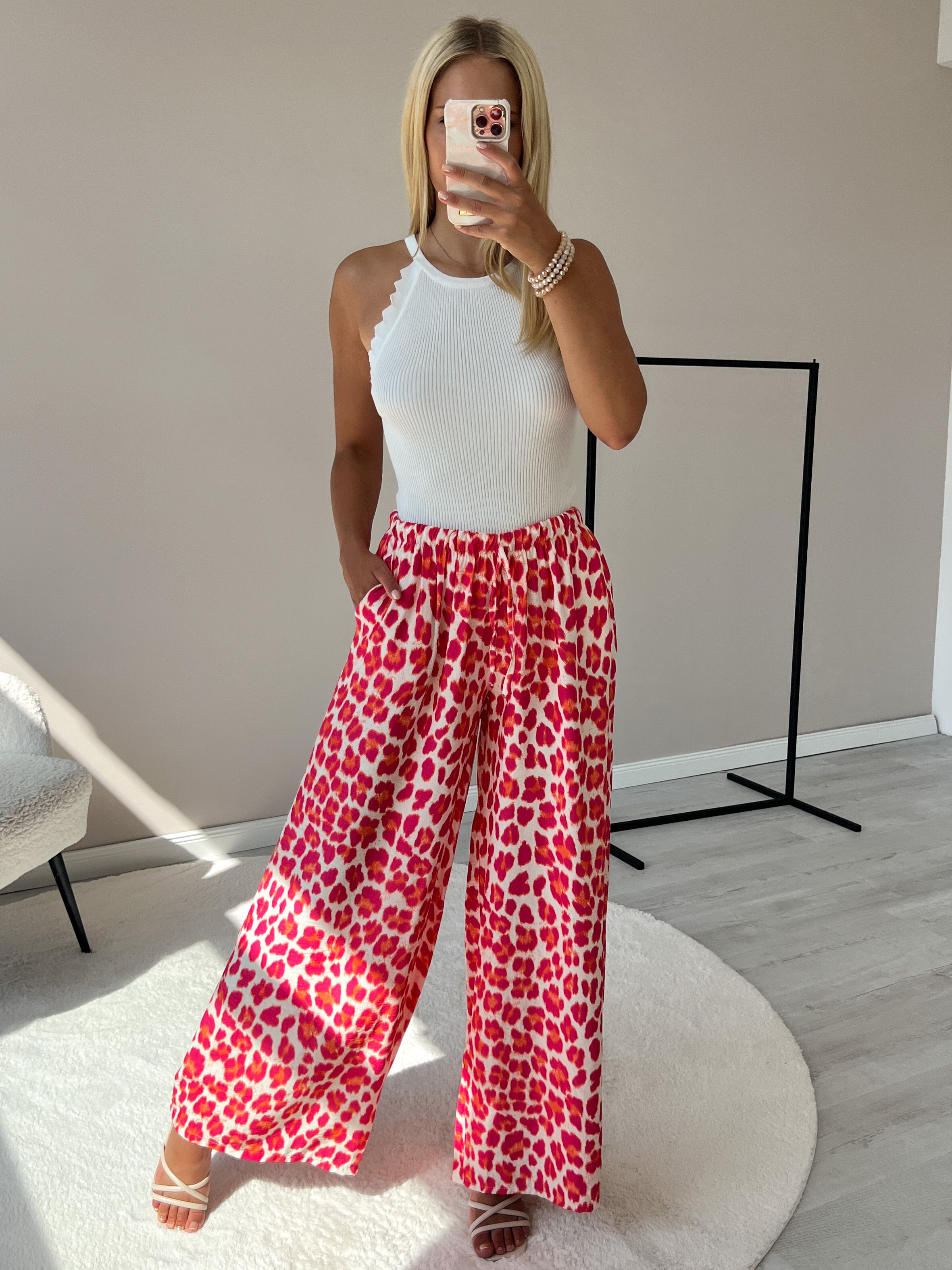 LEO FLOW LOOK