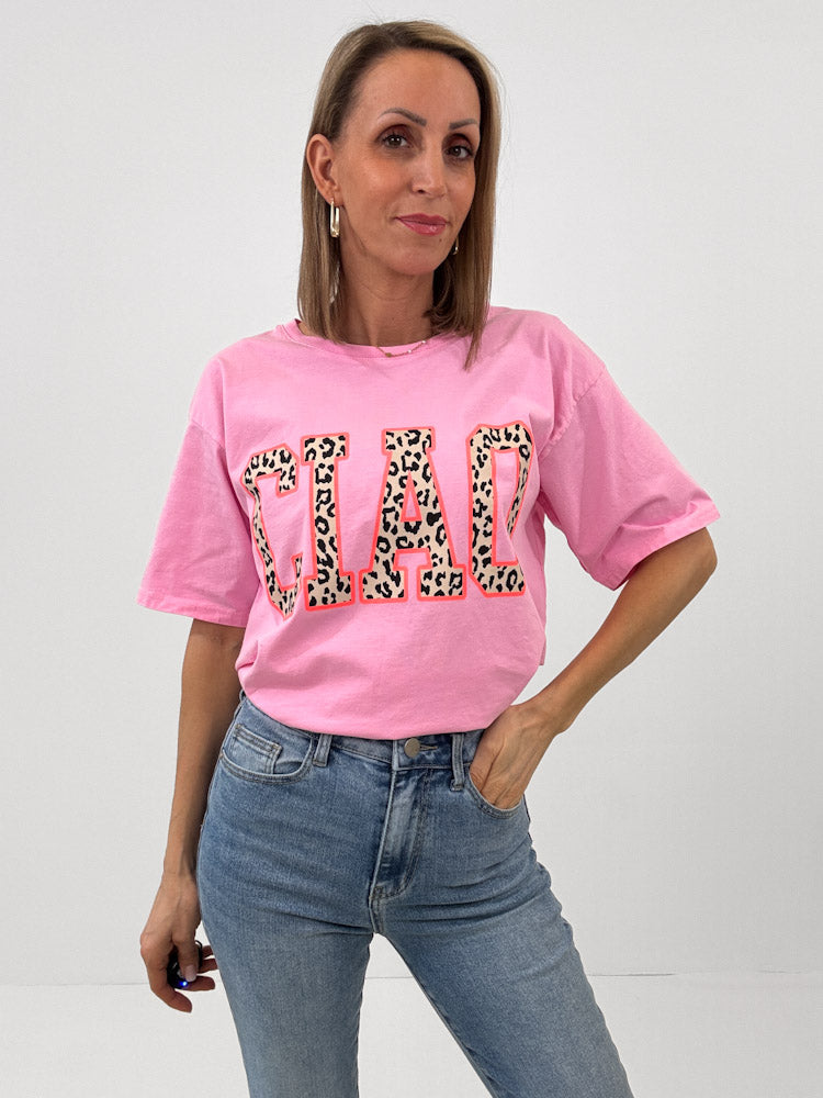 "Ciao" Shirt mit Statement in Leoprint - cotton candy
