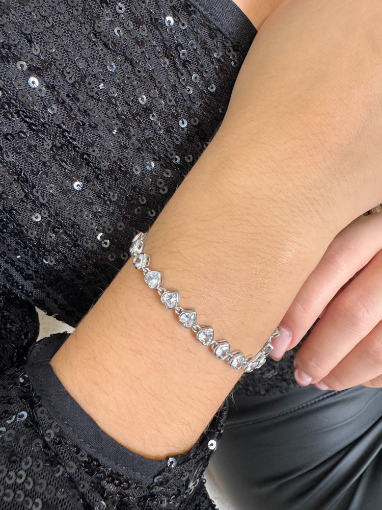 "Timeless Love" wunderschönes Herzarmband - silber