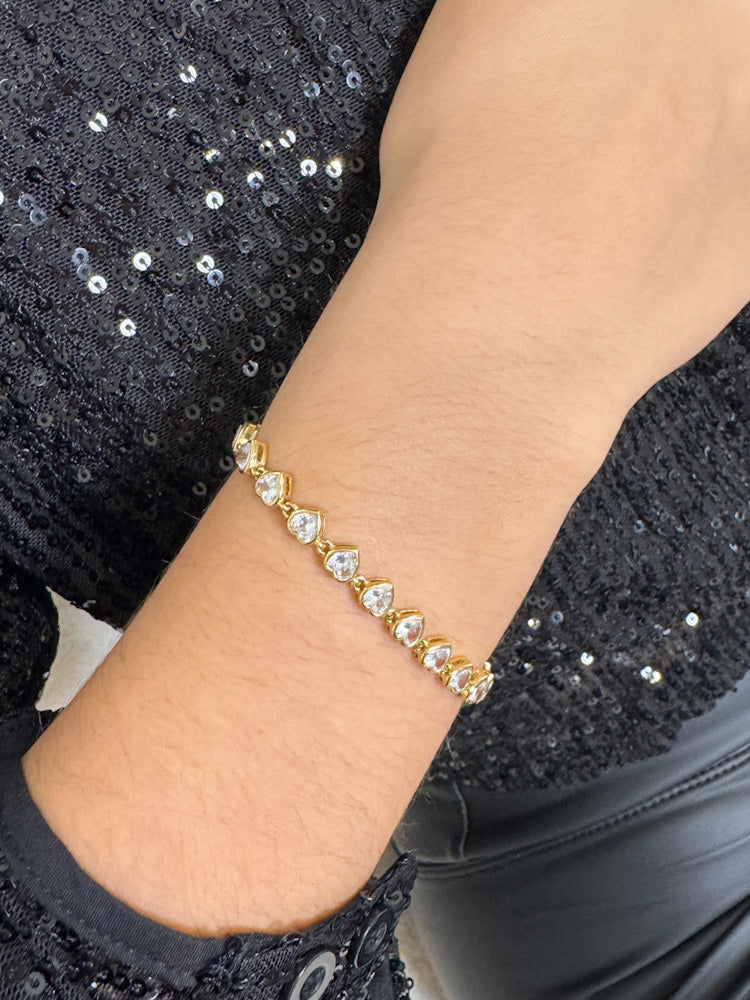 "Timeless Love" wunderschönes Herzarmband - gold