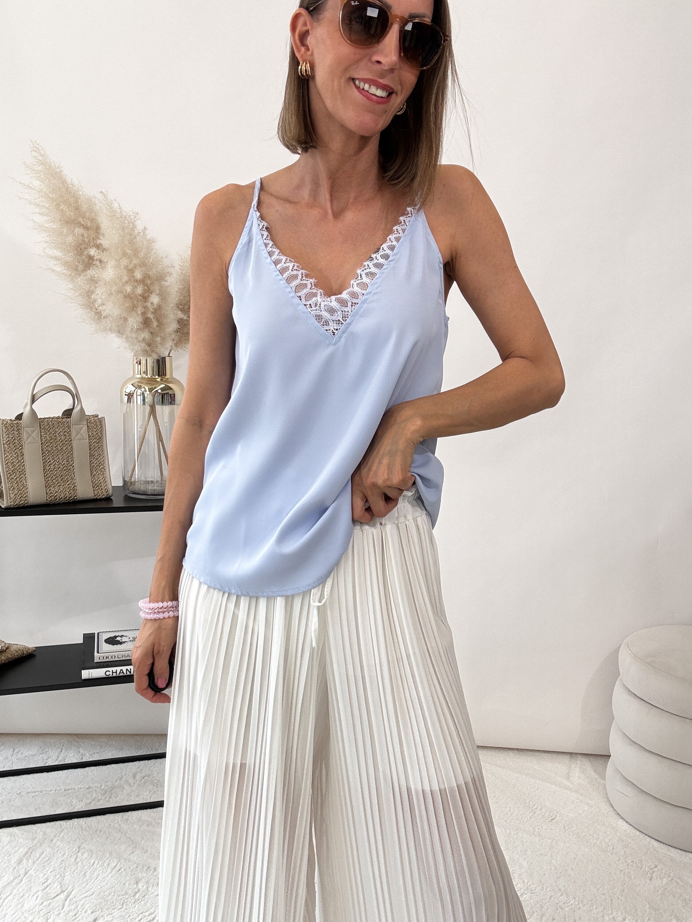 Lace Top mit Spitze - hellblau