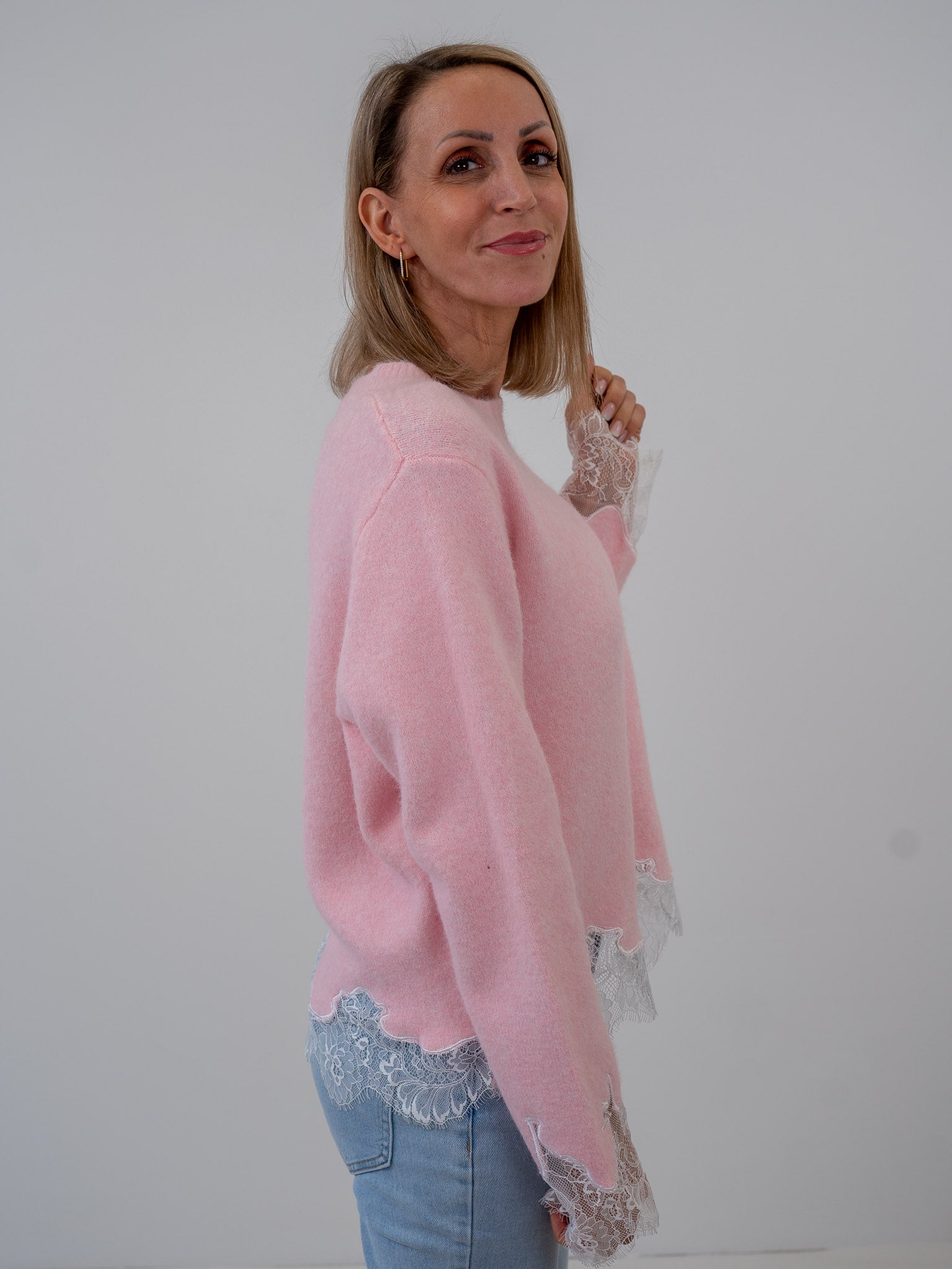 "Cesena Lace" süßer Pullover mit Spitzendetaills aus Viscose - rosa