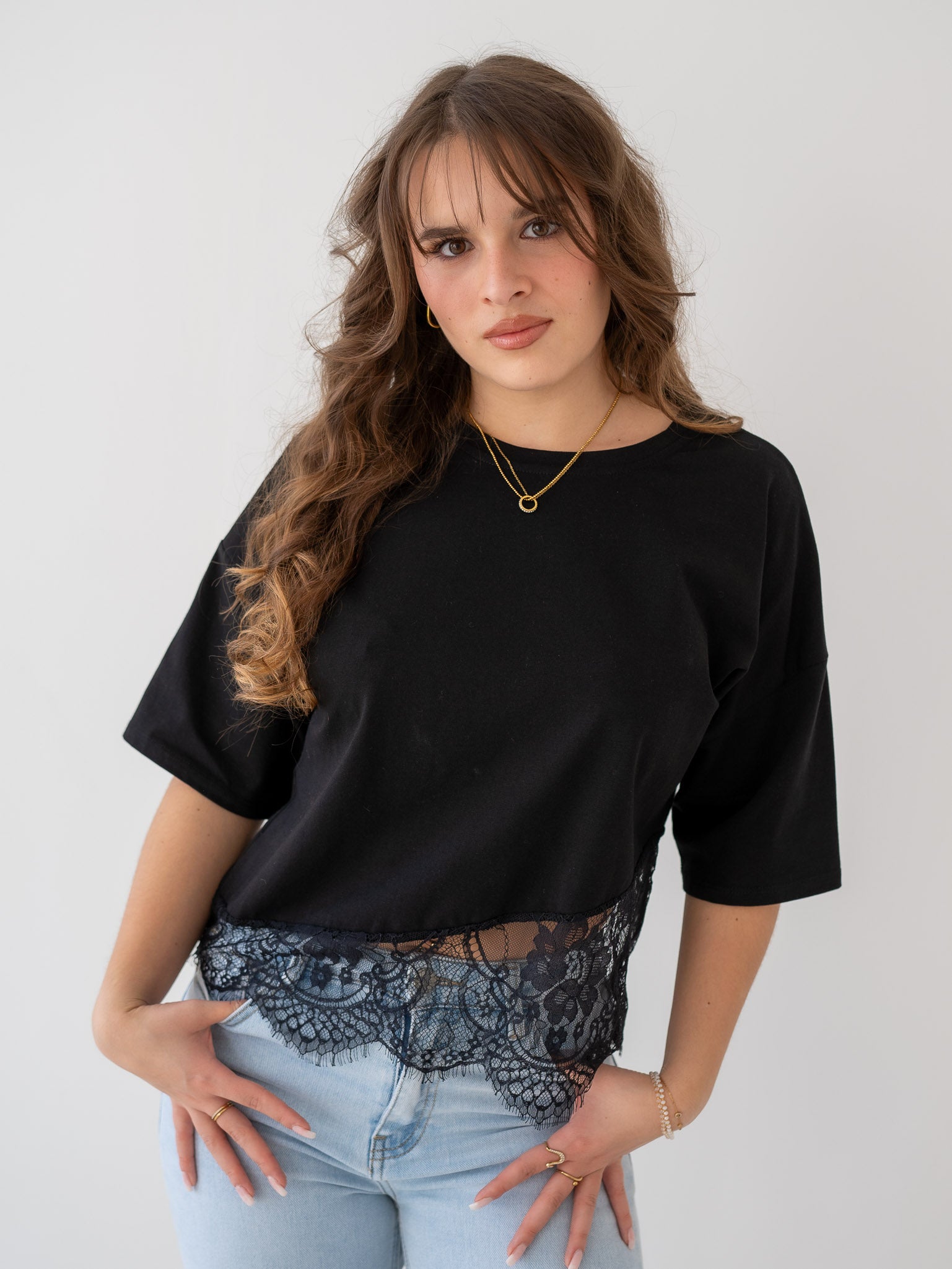 "Faro Lace" stylisches T-Shirt mit Spitzendetails - schwarz