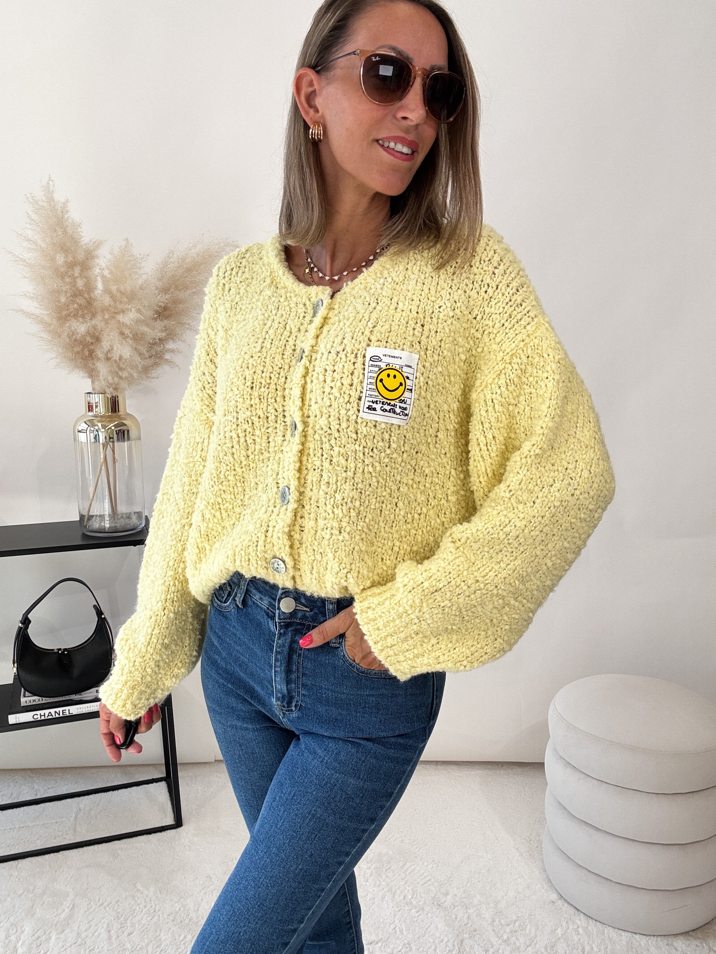 "Bari" kuscheliger Boucle Cardigan- hellgelb