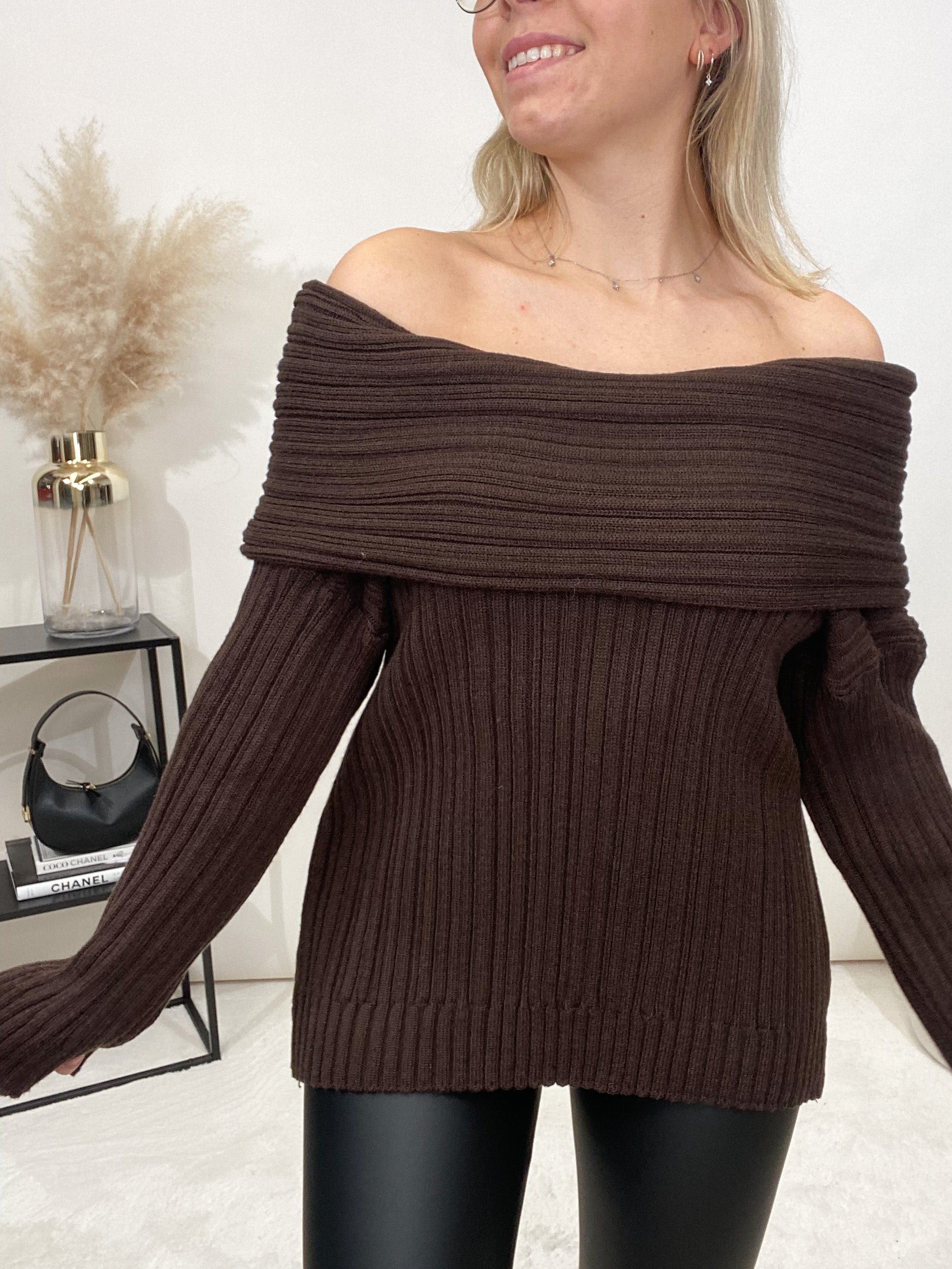 "Atri" offshoulder Viskose Pulli - braun