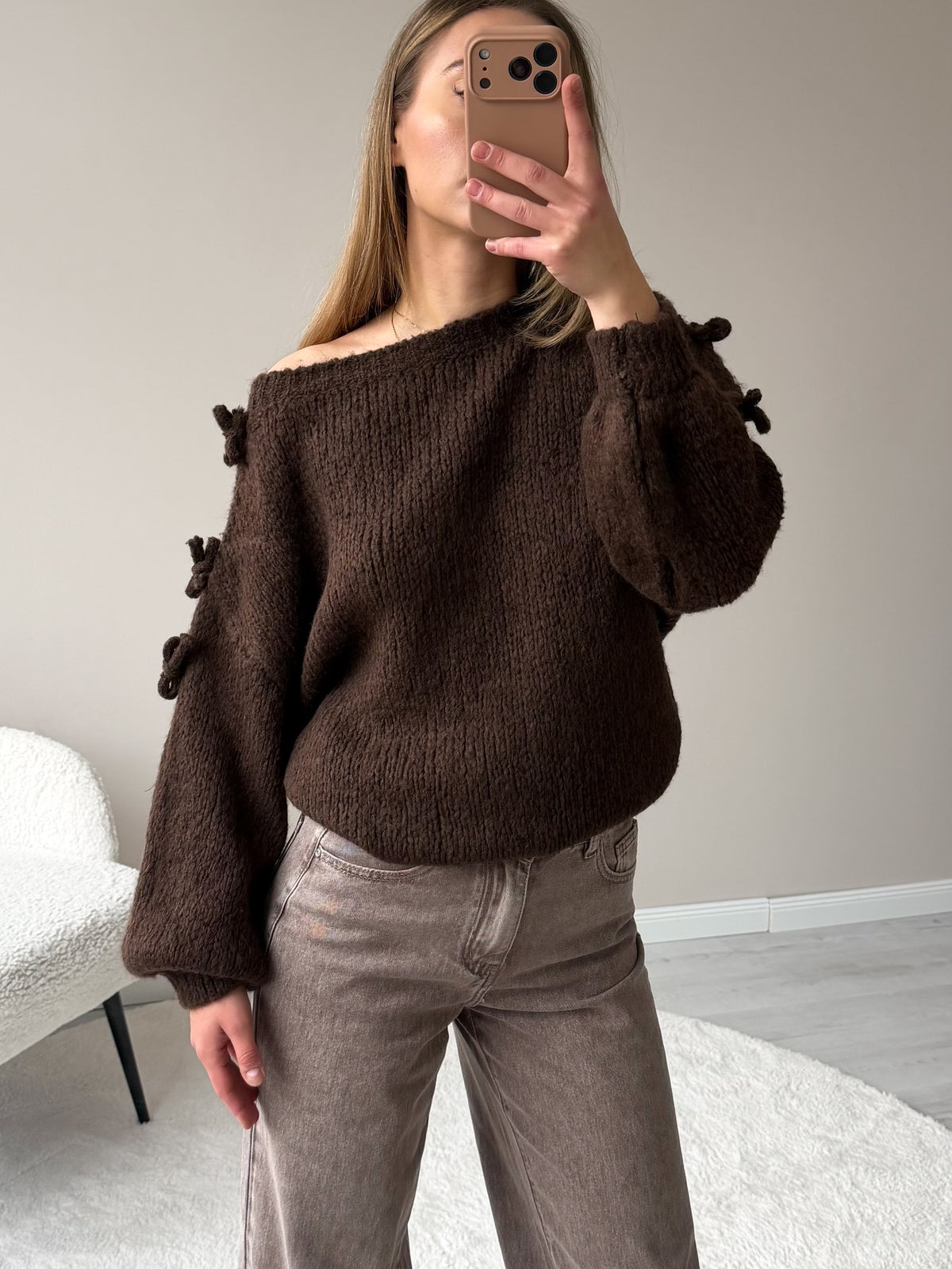 "Soft Bow" weicher Pullover mit Schleifen aus Wolle & Viskose - braun