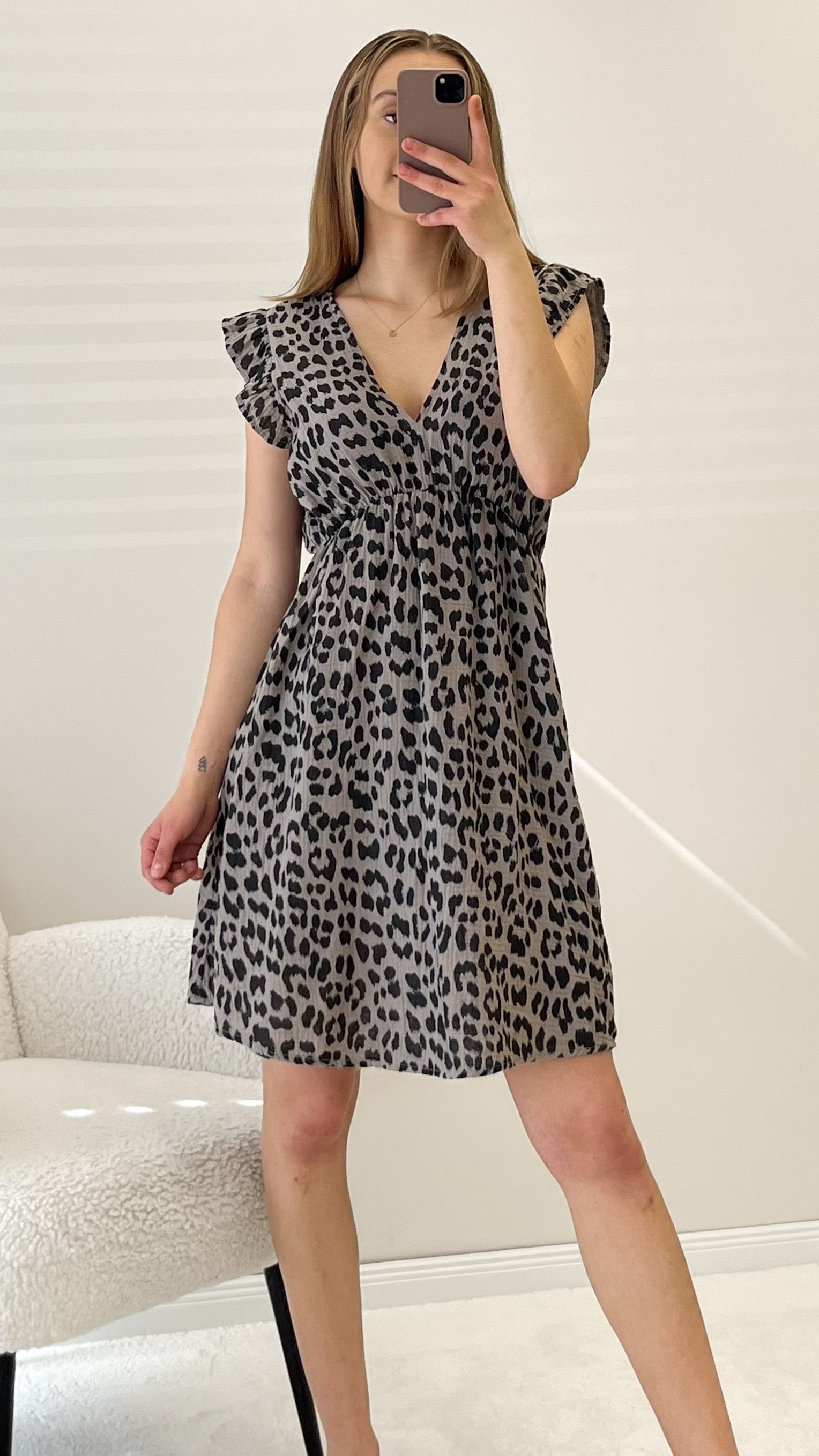 ,,Pianosa Midi"- Leo Midikleid aus Musselin - grau