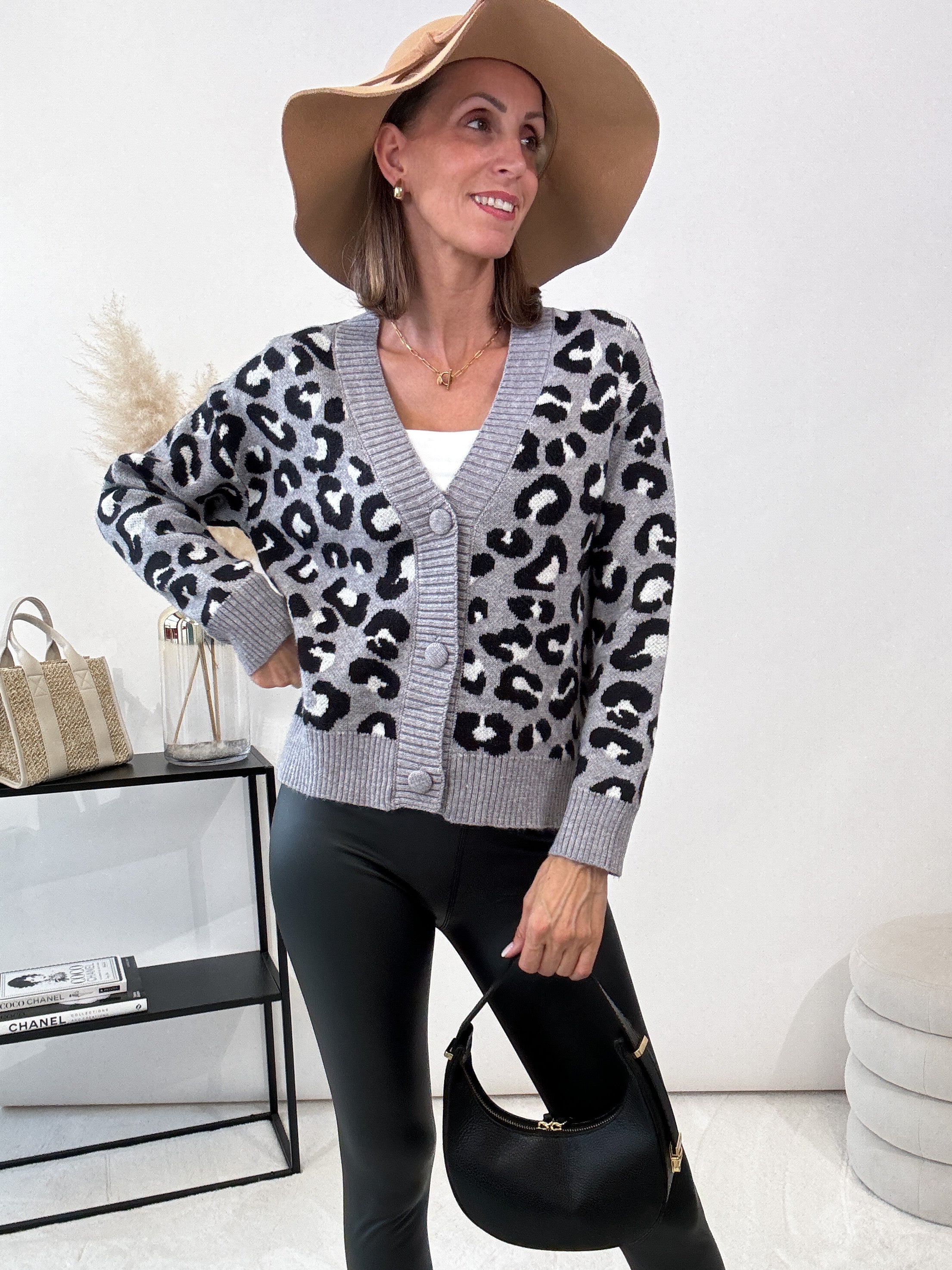 "Sizilia" kuscheliger Leo Cardigan - grau