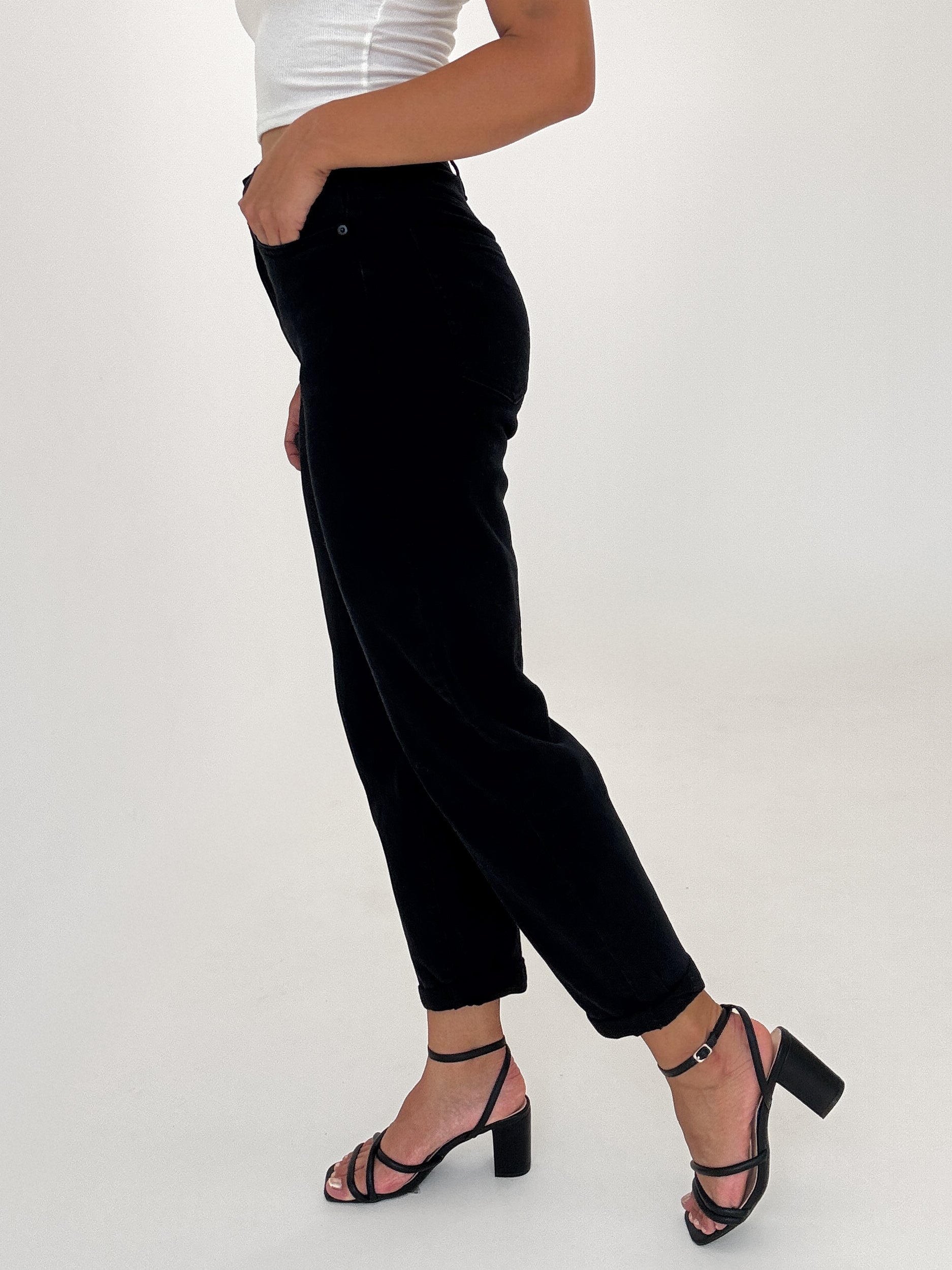 "Mom Black" Old Mom Fit Jeans - schwarz