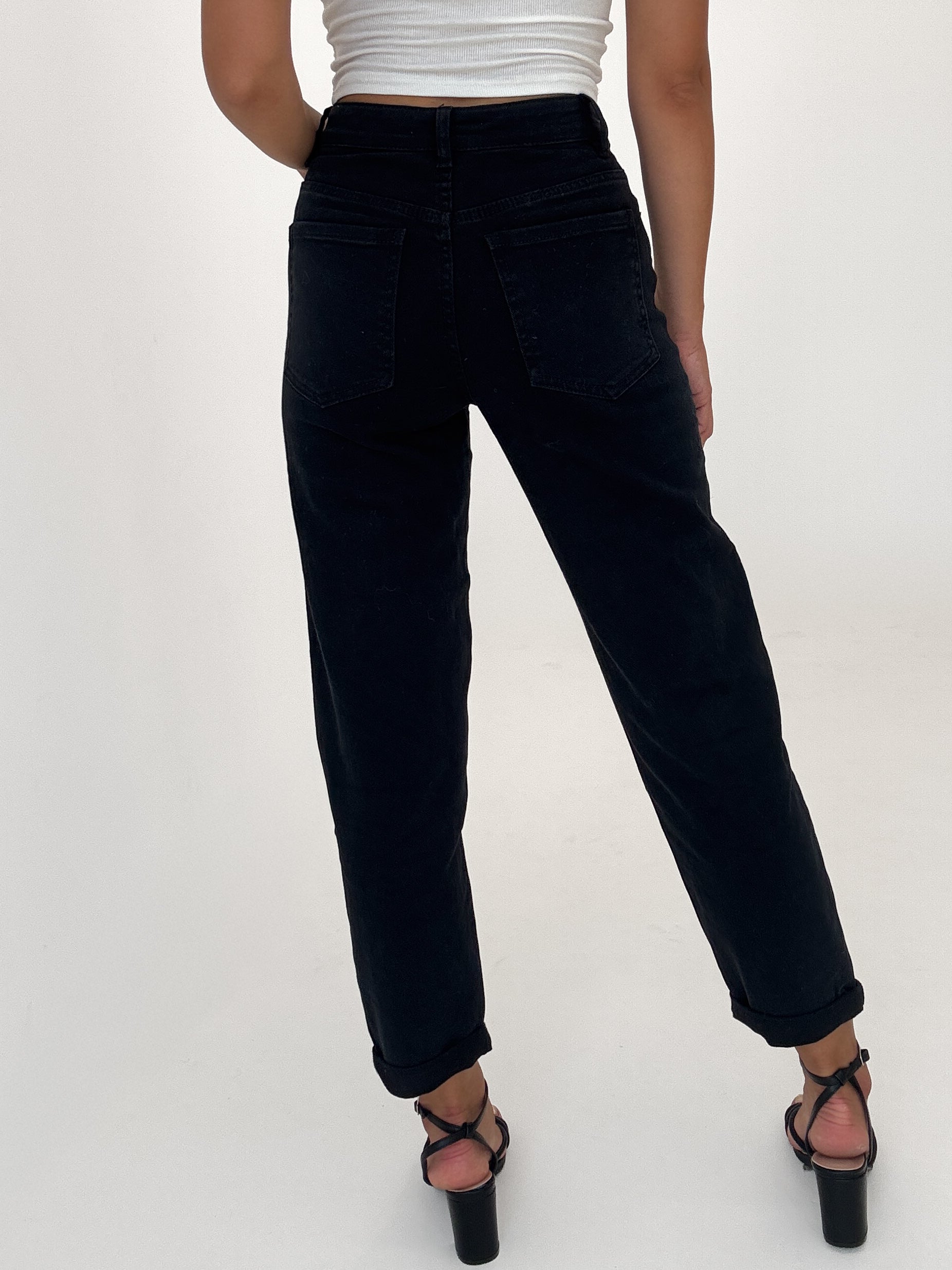 "Mom Black" Old Mom Fit Jeans - schwarz